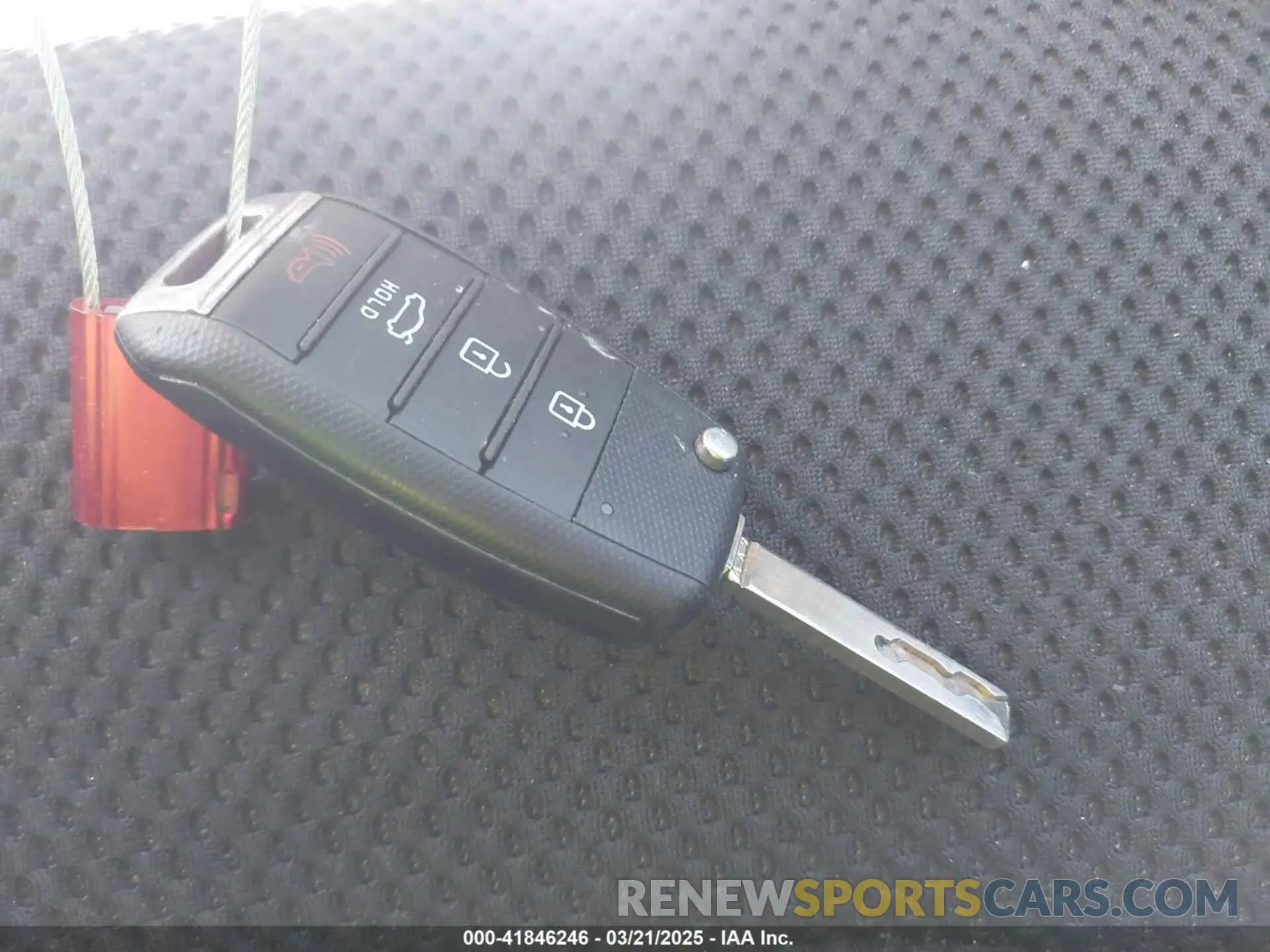 11 Photograph of a damaged car 5XXGT4L39KG333818 KIA OPTIMA 2019