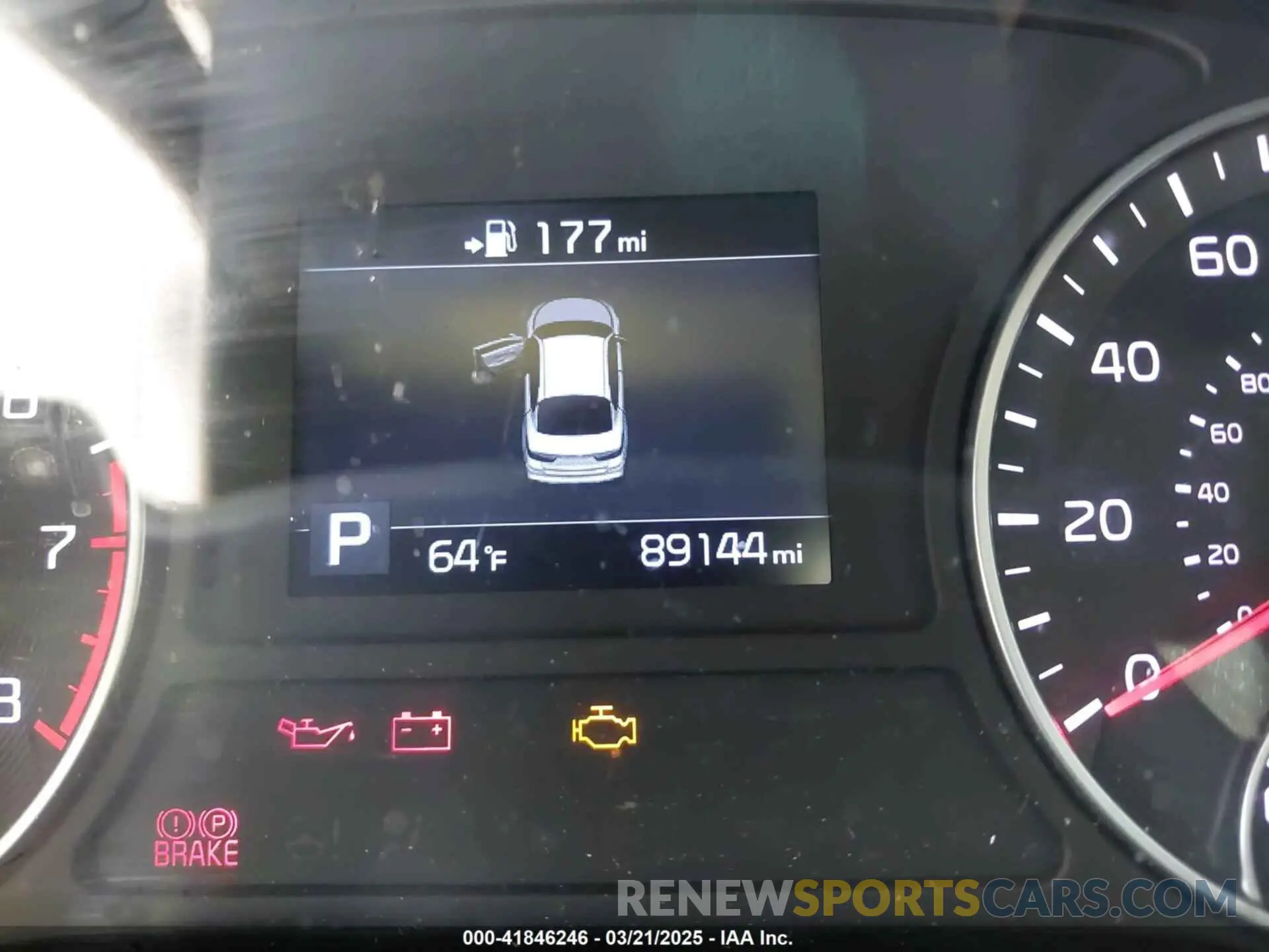16 Photograph of a damaged car 5XXGT4L39KG333818 KIA OPTIMA 2019