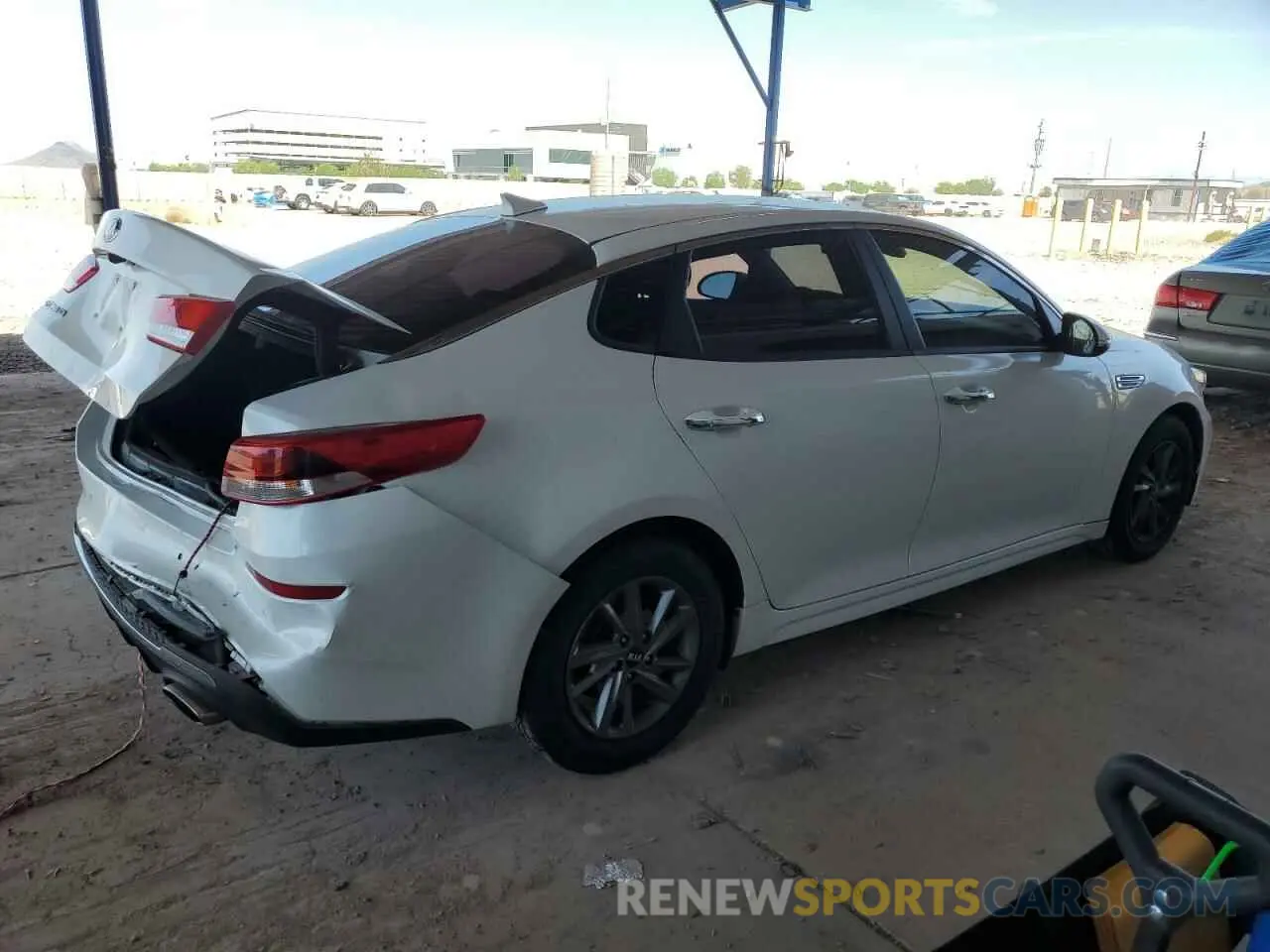 3 Photograph of a damaged car 5XXGT4L39KG336198 KIA OPTIMA 2019