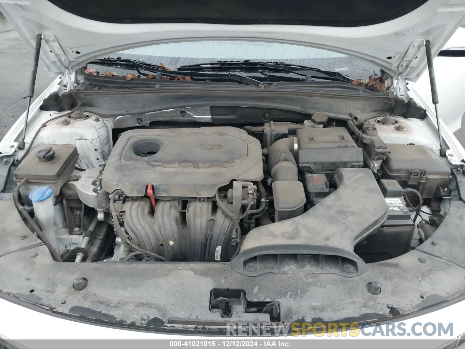10 Photograph of a damaged car 5XXGT4L39KG336749 KIA OPTIMA 2019