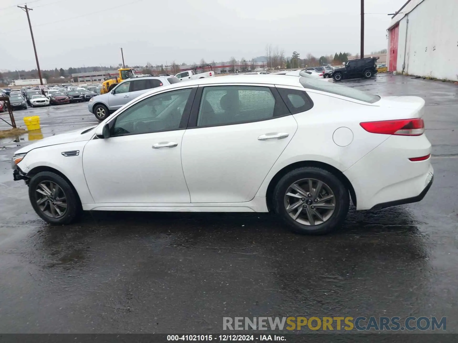 15 Photograph of a damaged car 5XXGT4L39KG336749 KIA OPTIMA 2019