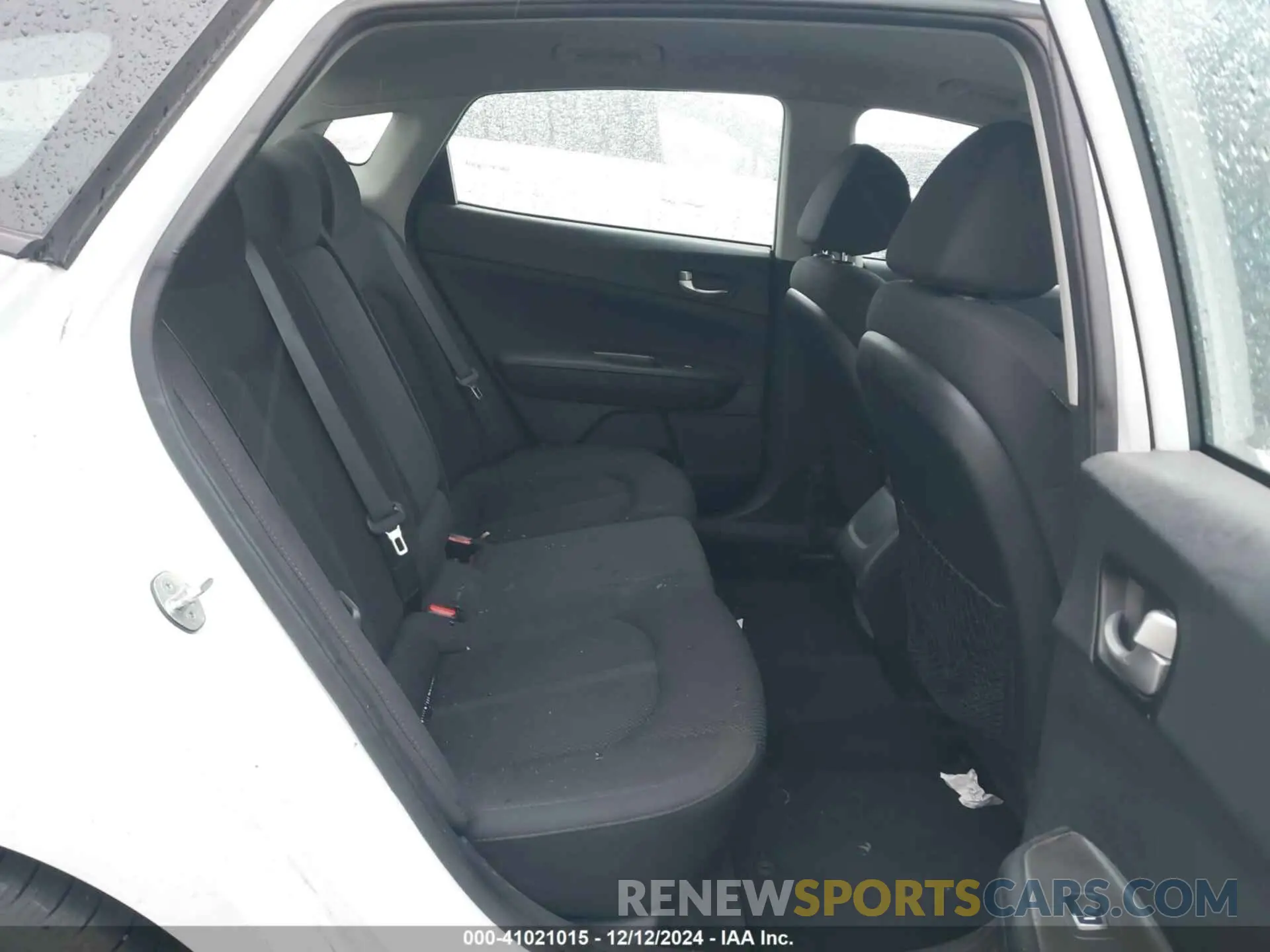 8 Photograph of a damaged car 5XXGT4L39KG336749 KIA OPTIMA 2019