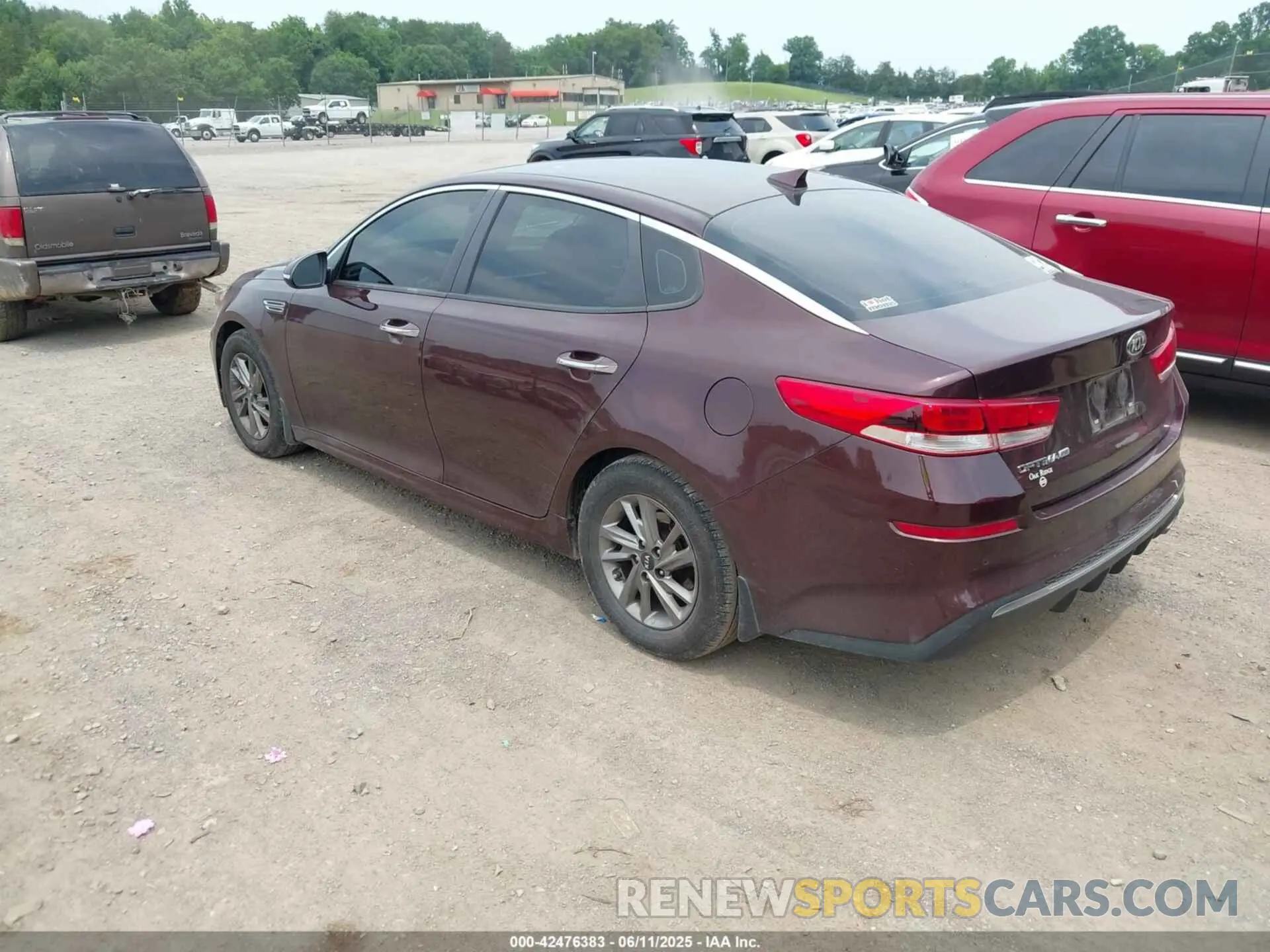 3 Photograph of a damaged car 5XXGT4L39KG343670 KIA OPTIMA 2019