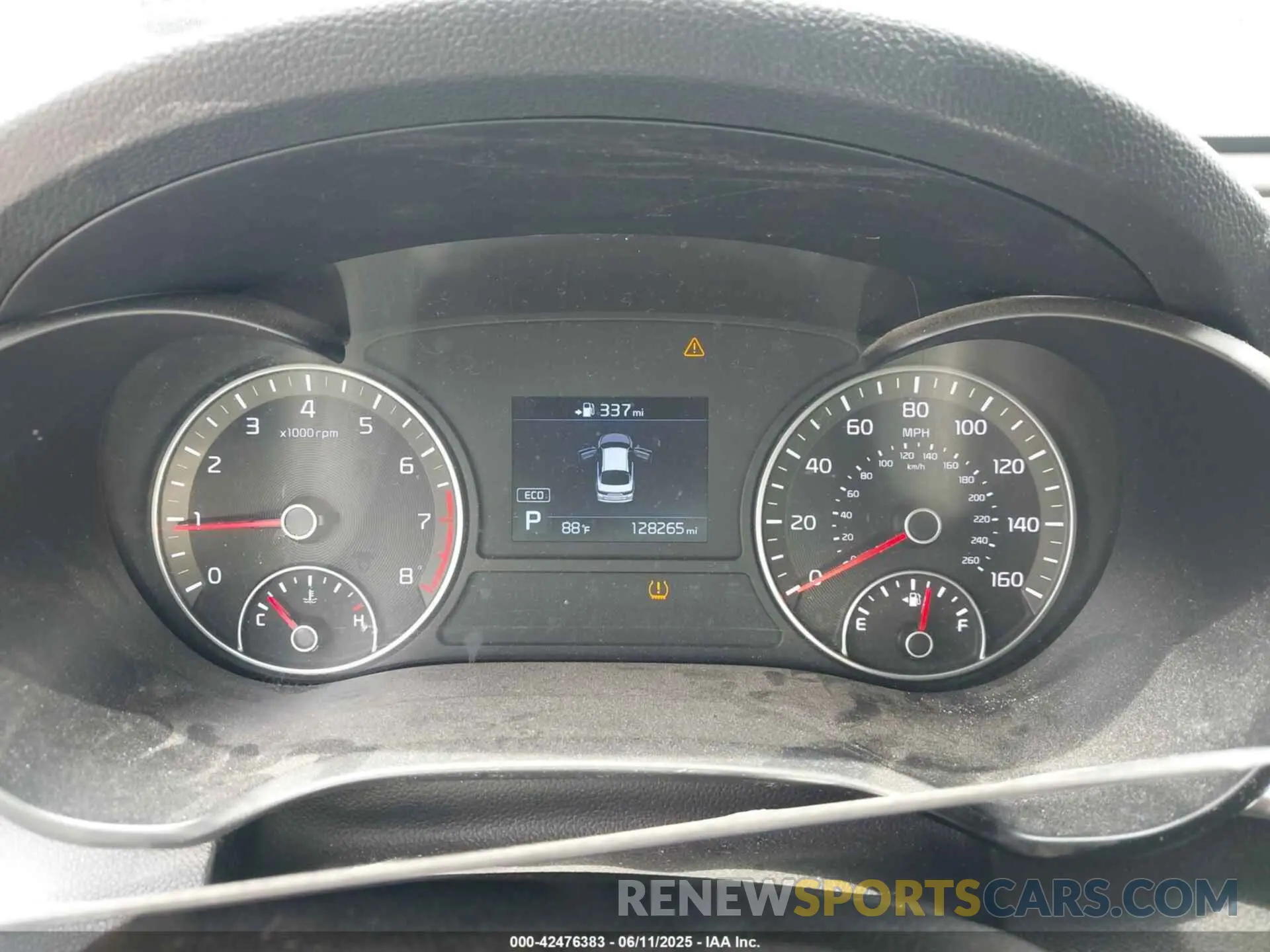 7 Photograph of a damaged car 5XXGT4L39KG343670 KIA OPTIMA 2019