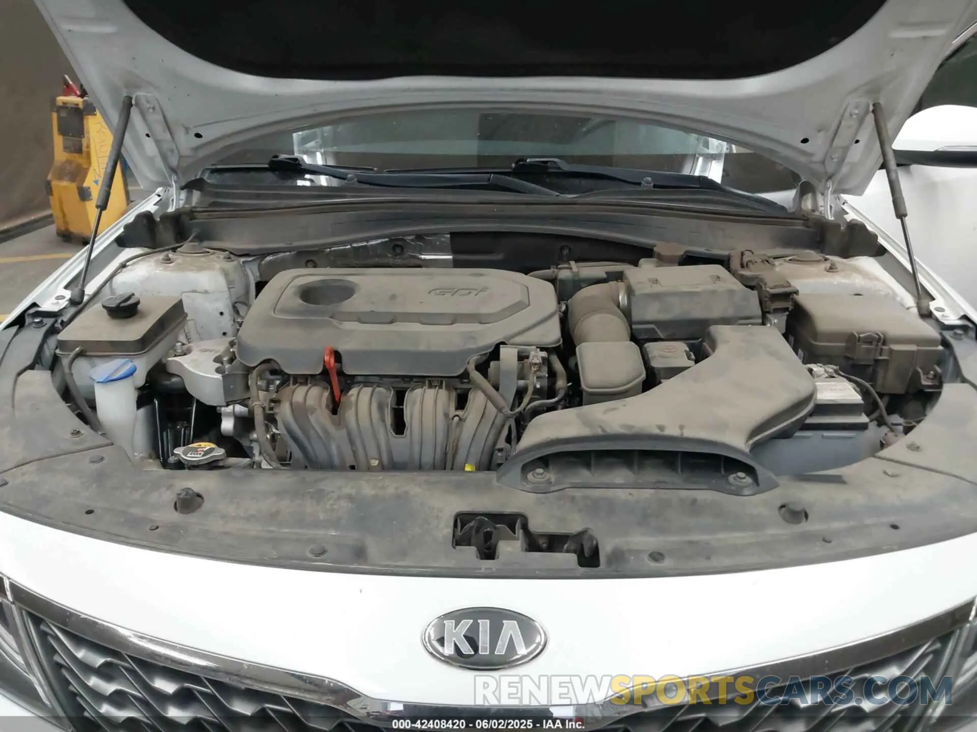 10 Photograph of a damaged car 5XXGT4L39KG343958 KIA OPTIMA 2019
