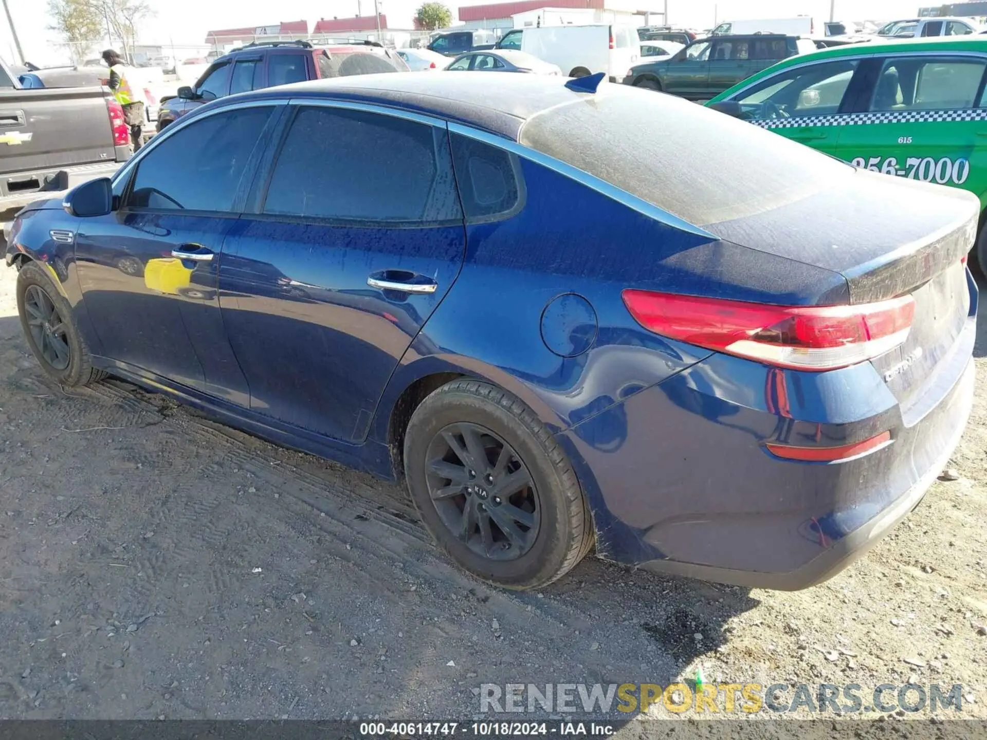 3 Photograph of a damaged car 5XXGT4L39KG347024 KIA OPTIMA 2019