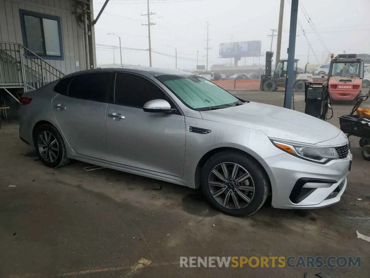 4 Photograph of a damaged car 5XXGT4L39KG353146 KIA OPTIMA 2019