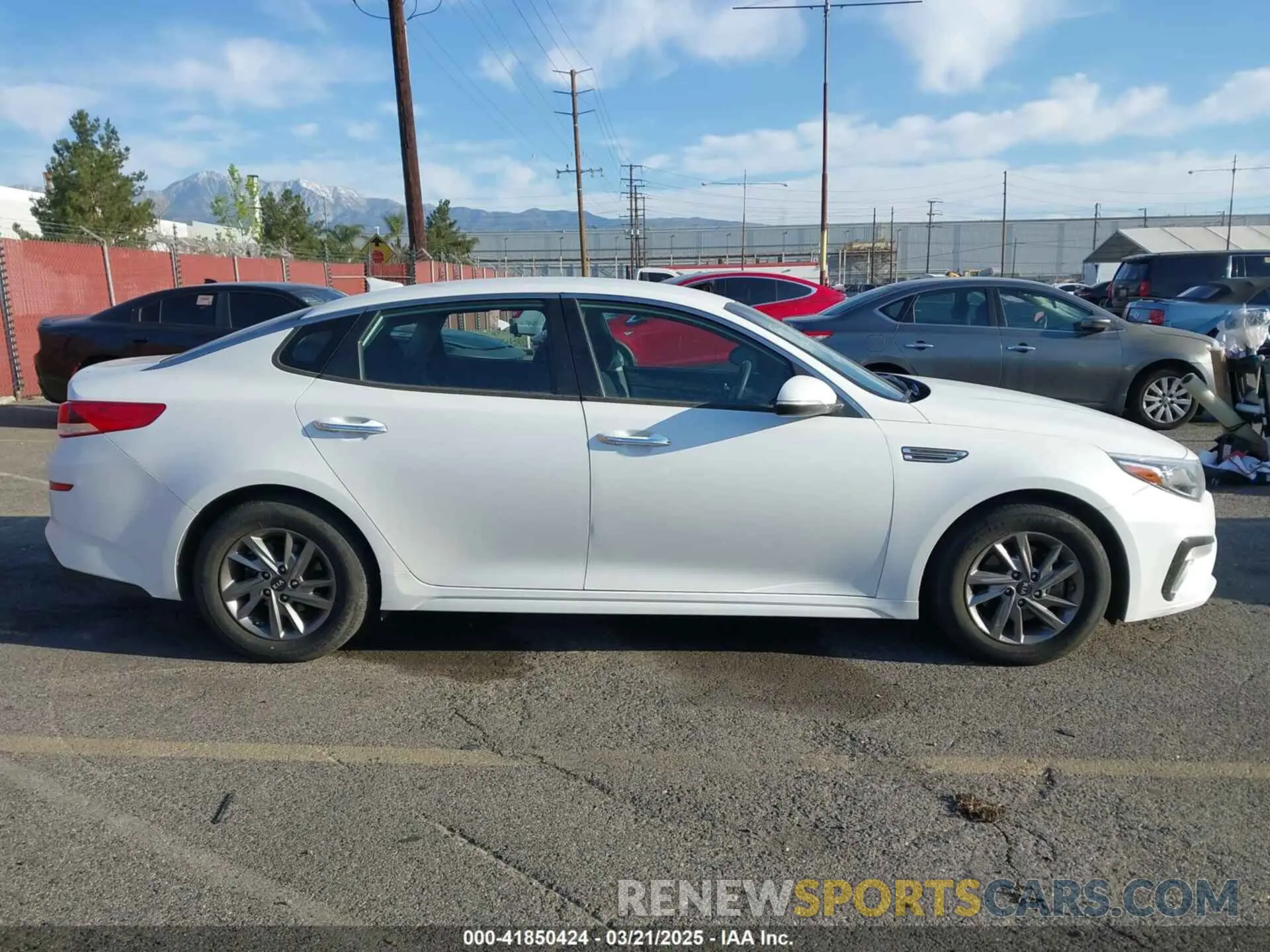 13 Photograph of a damaged car 5XXGT4L39KG354457 KIA OPTIMA 2019