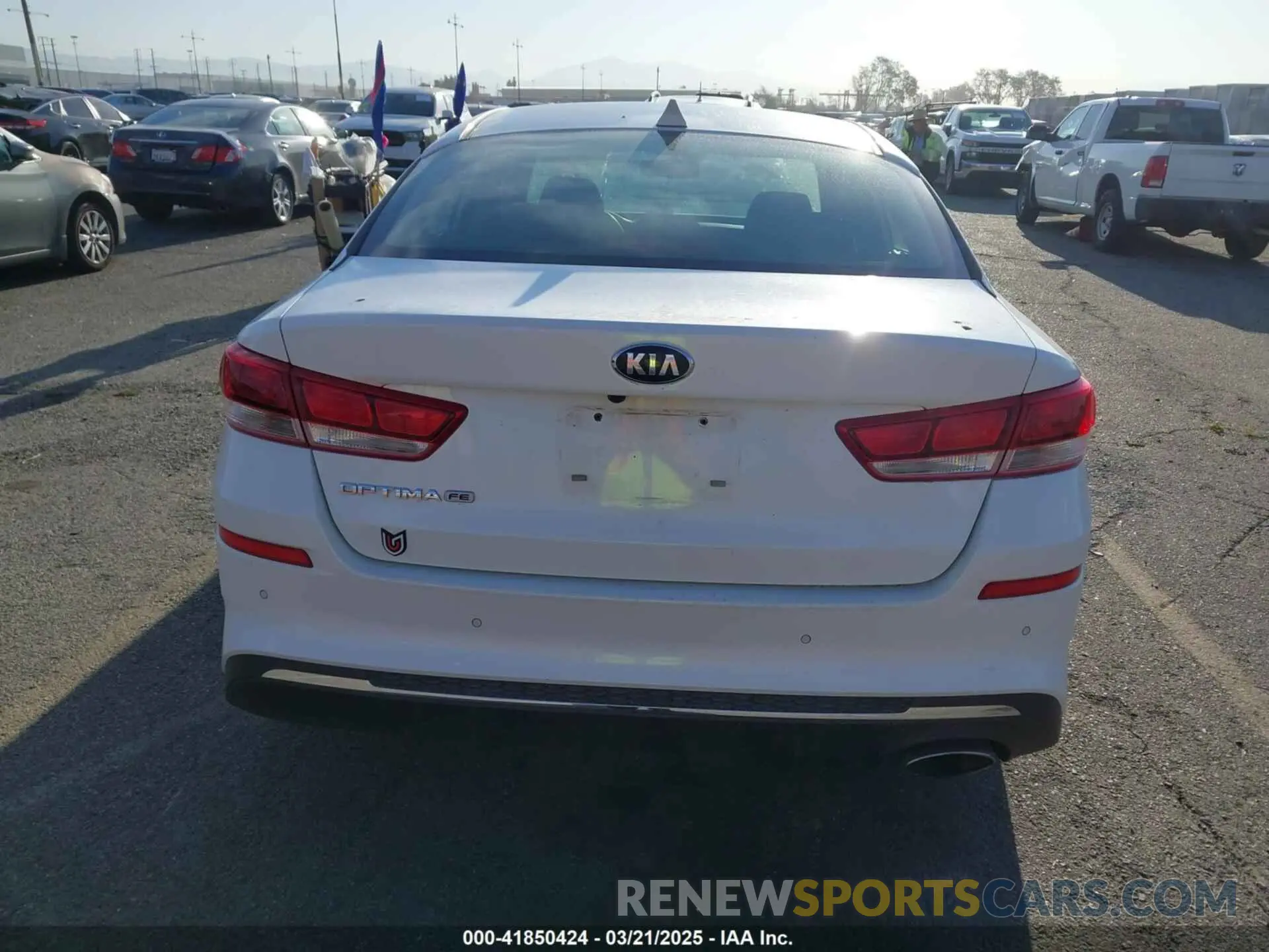16 Photograph of a damaged car 5XXGT4L39KG354457 KIA OPTIMA 2019