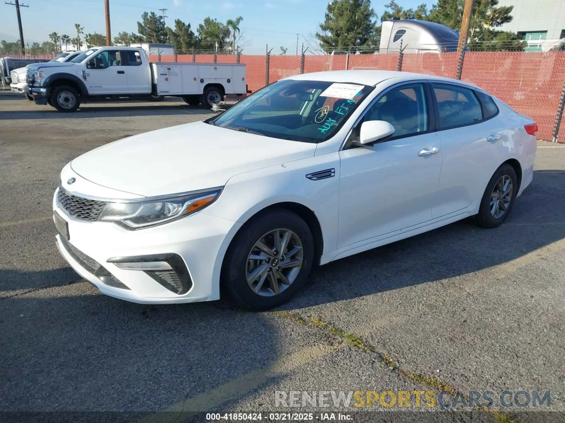 2 Photograph of a damaged car 5XXGT4L39KG354457 KIA OPTIMA 2019