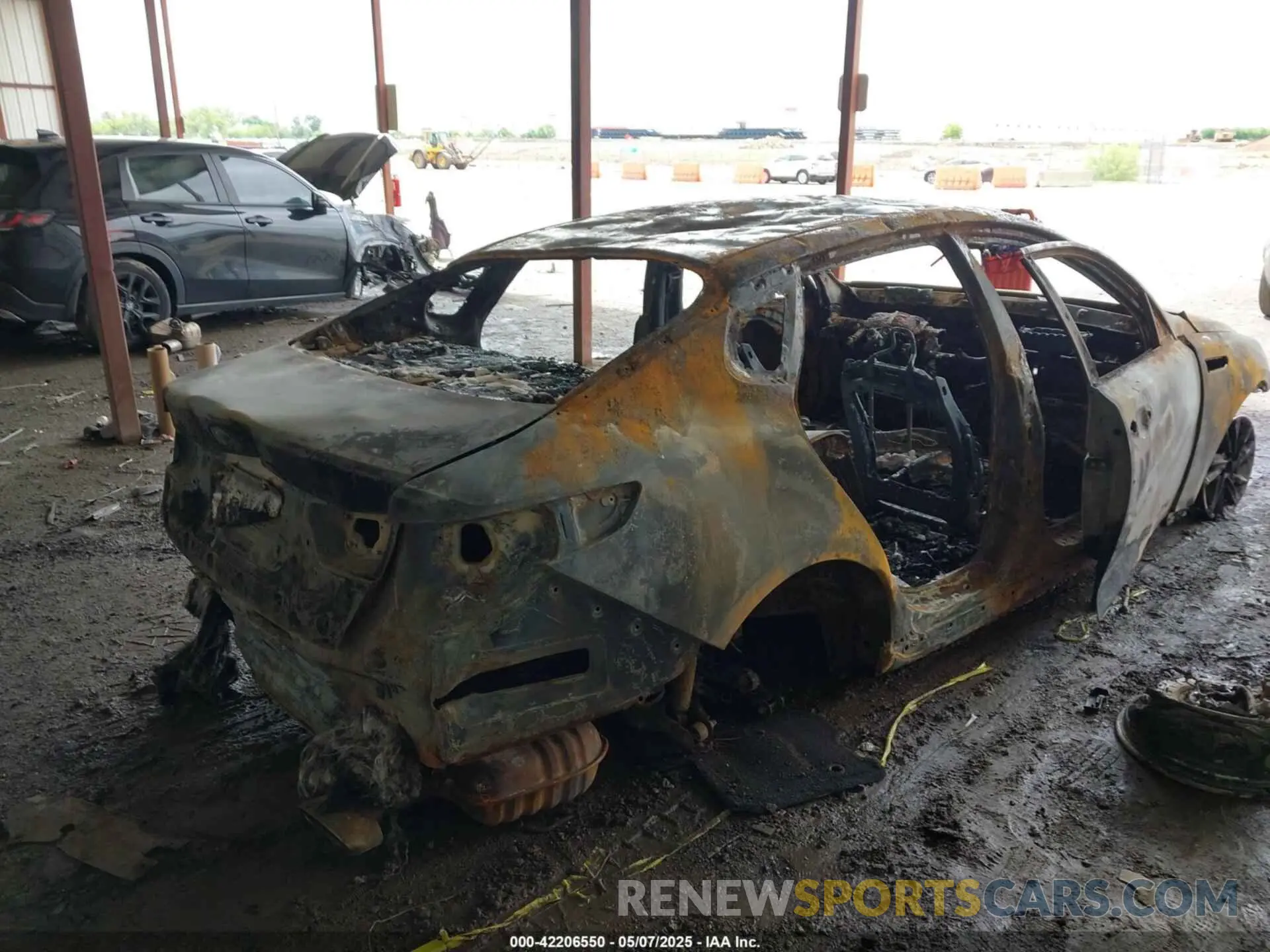 4 Photograph of a damaged car 5XXGT4L39KG361876 KIA OPTIMA 2019
