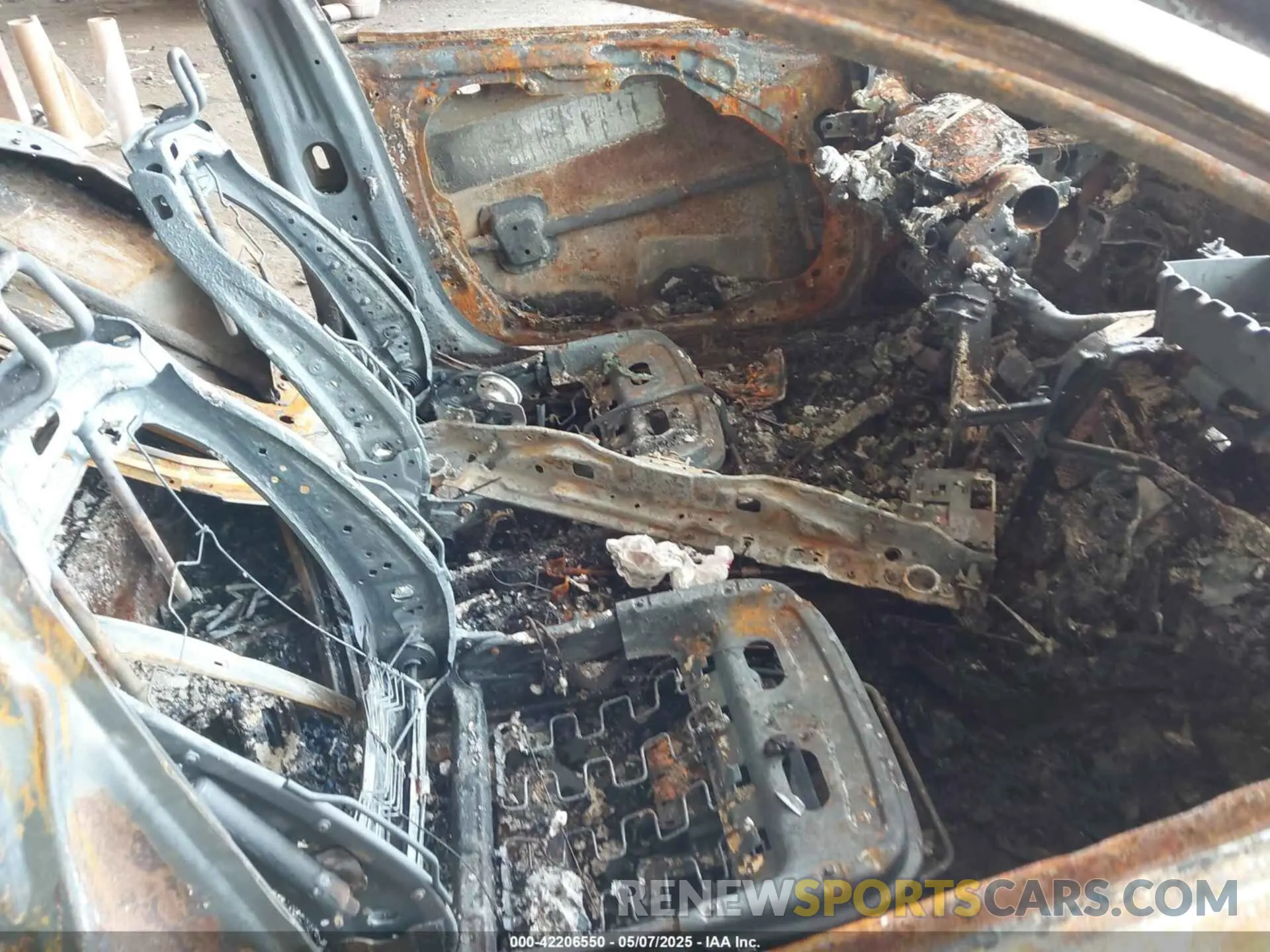 5 Photograph of a damaged car 5XXGT4L39KG361876 KIA OPTIMA 2019