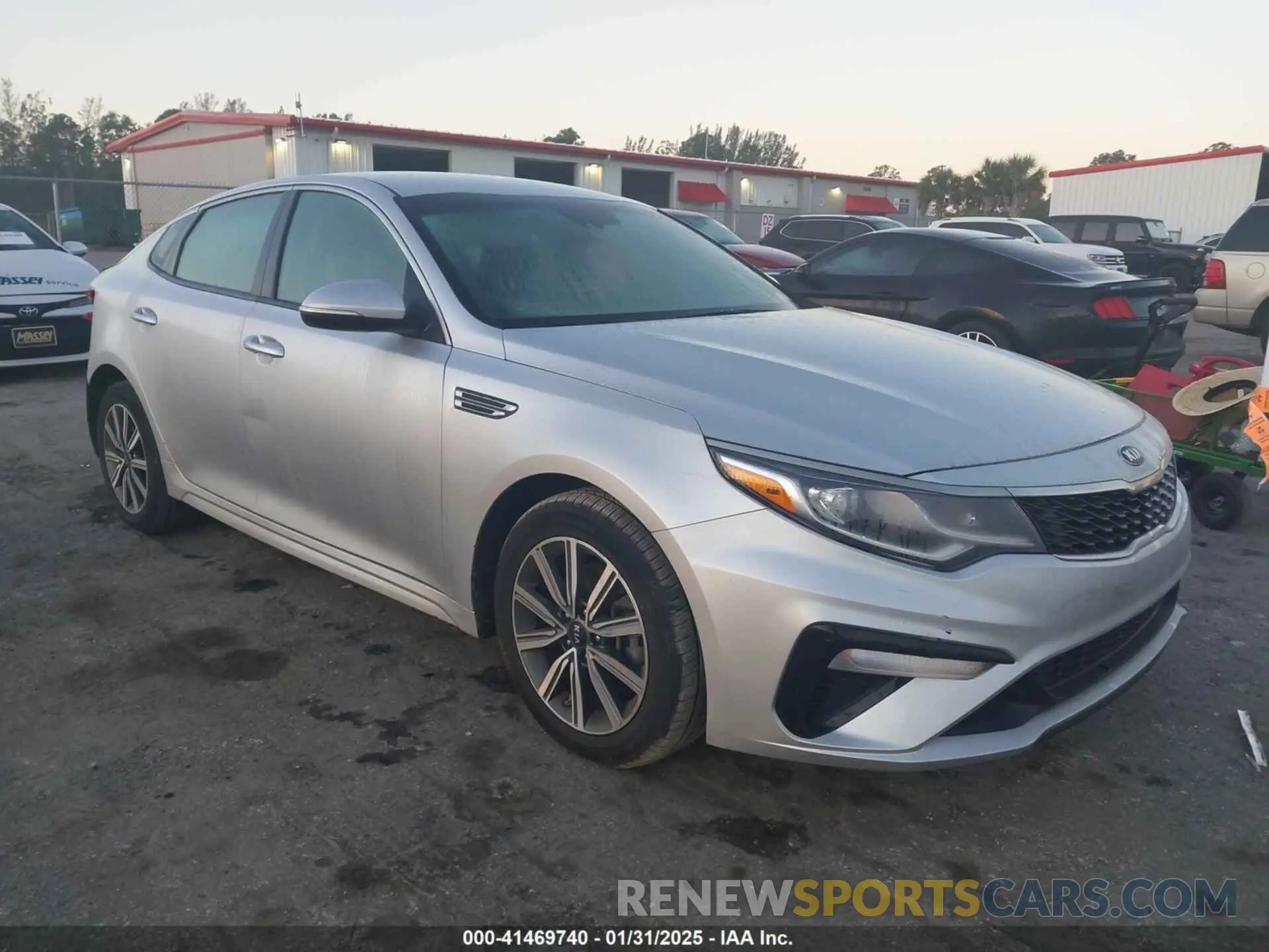 1 Photograph of a damaged car 5XXGT4L39KG363028 KIA OPTIMA 2019