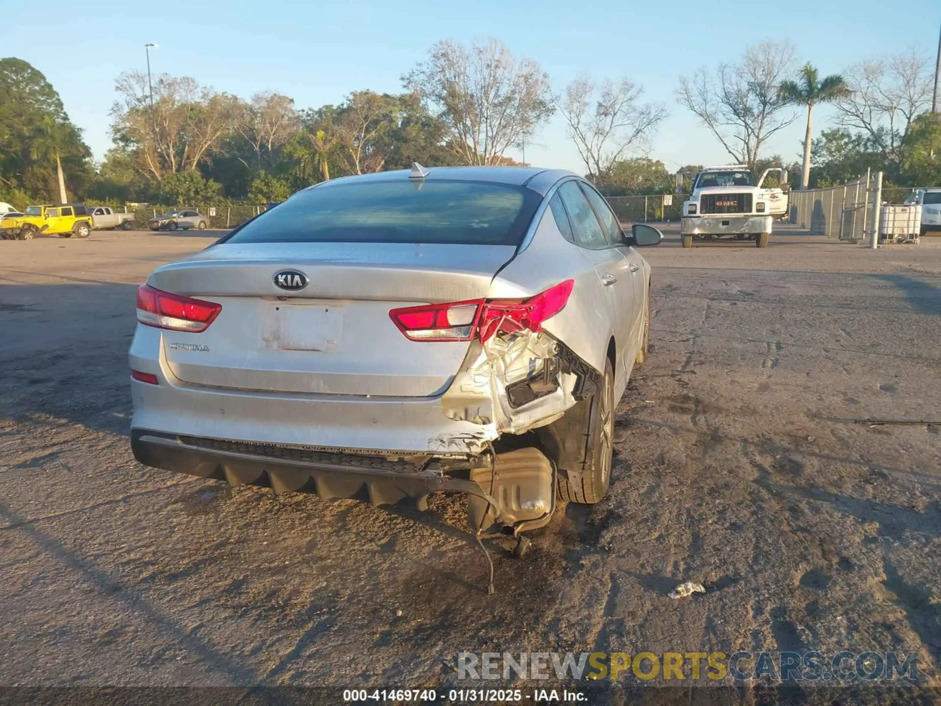 12 Photograph of a damaged car 5XXGT4L39KG363028 KIA OPTIMA 2019