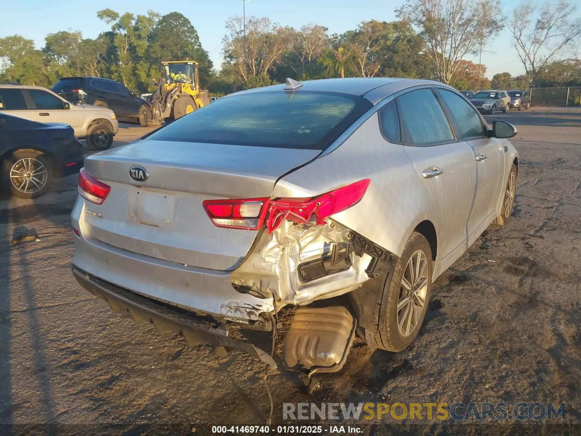 6 Photograph of a damaged car 5XXGT4L39KG363028 KIA OPTIMA 2019