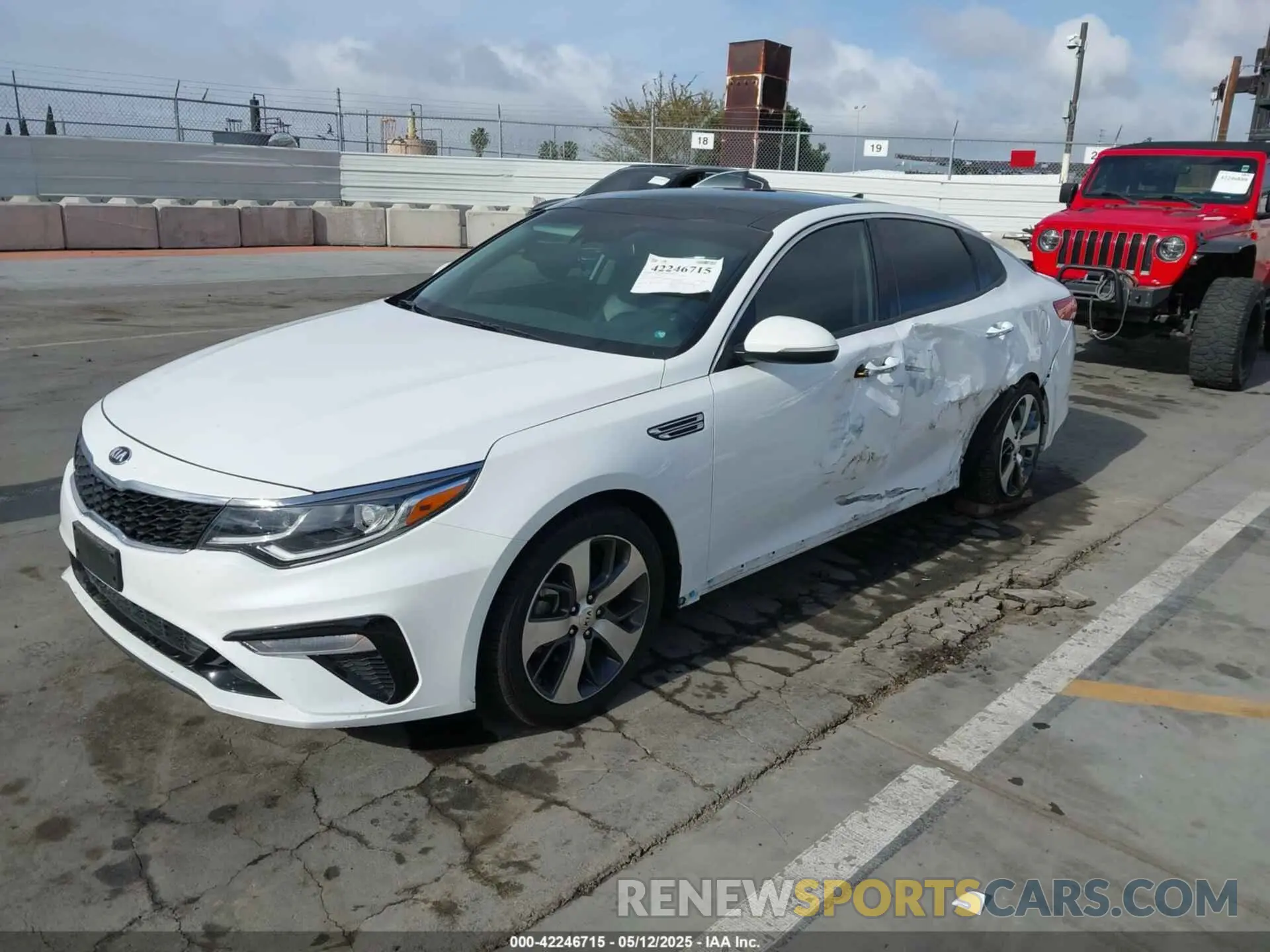 2 Photograph of a damaged car 5XXGT4L39KG363899 KIA OPTIMA 2019