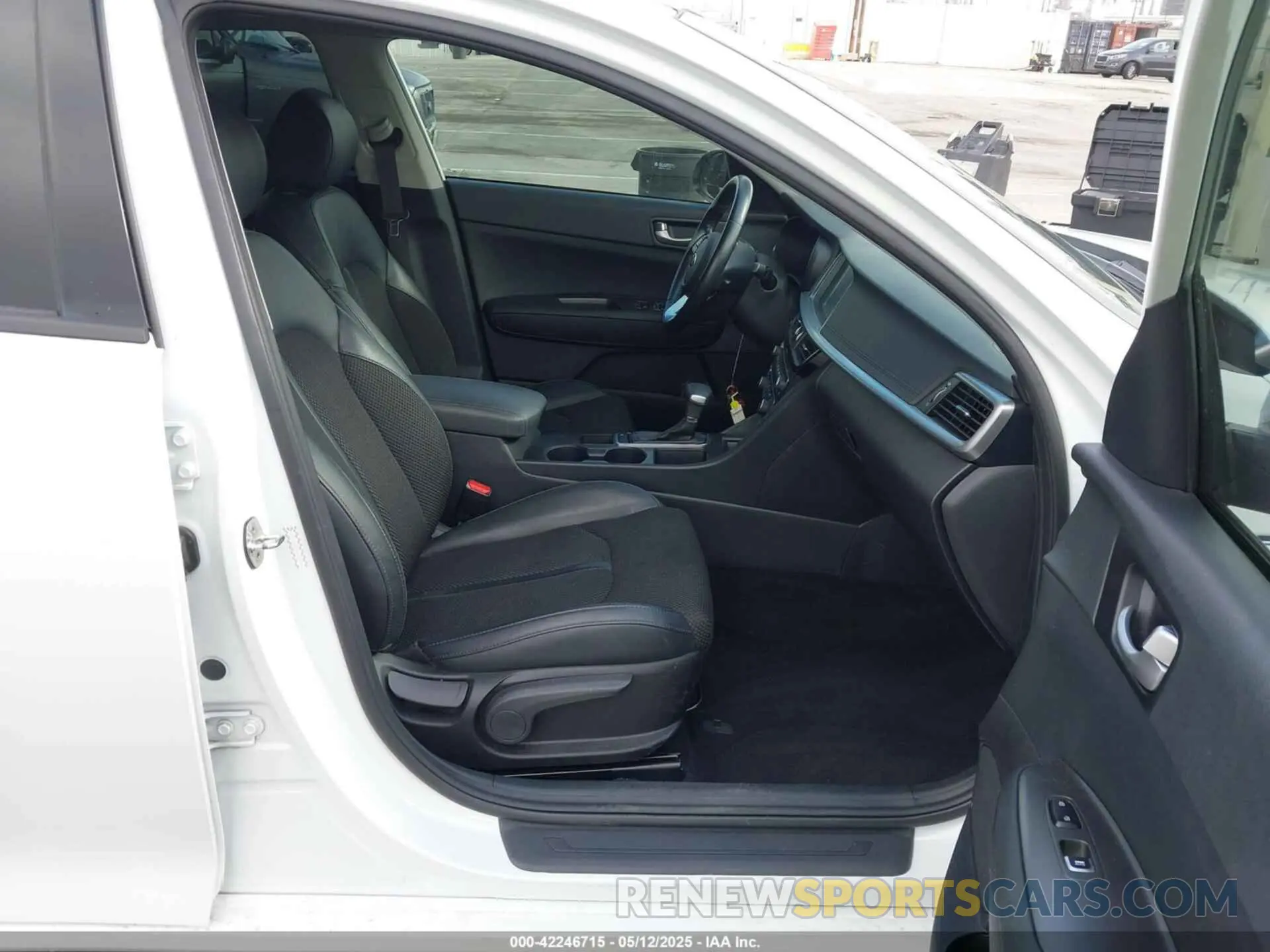 5 Photograph of a damaged car 5XXGT4L39KG363899 KIA OPTIMA 2019