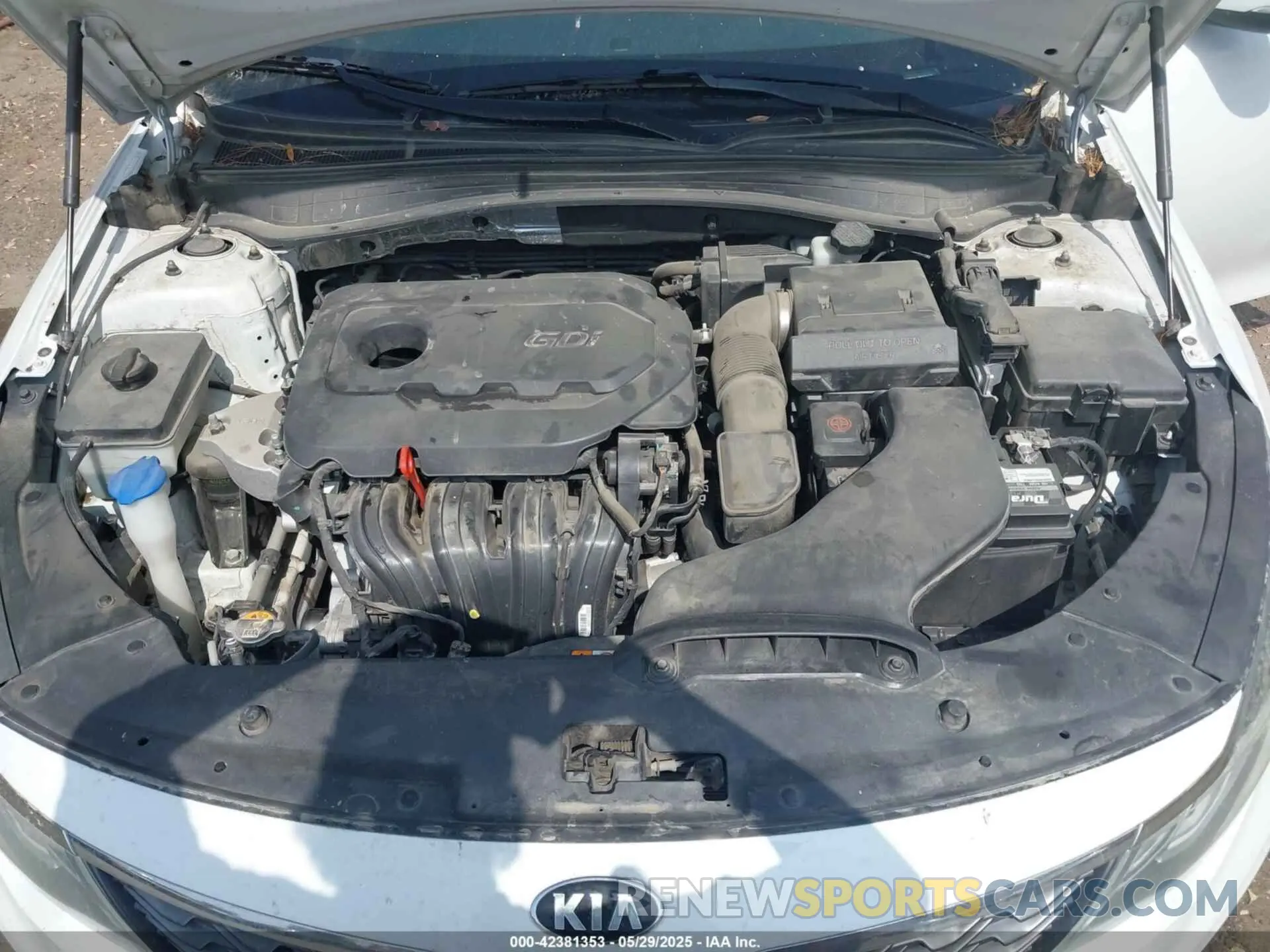 10 Photograph of a damaged car 5XXGT4L39KG371274 KIA OPTIMA 2019