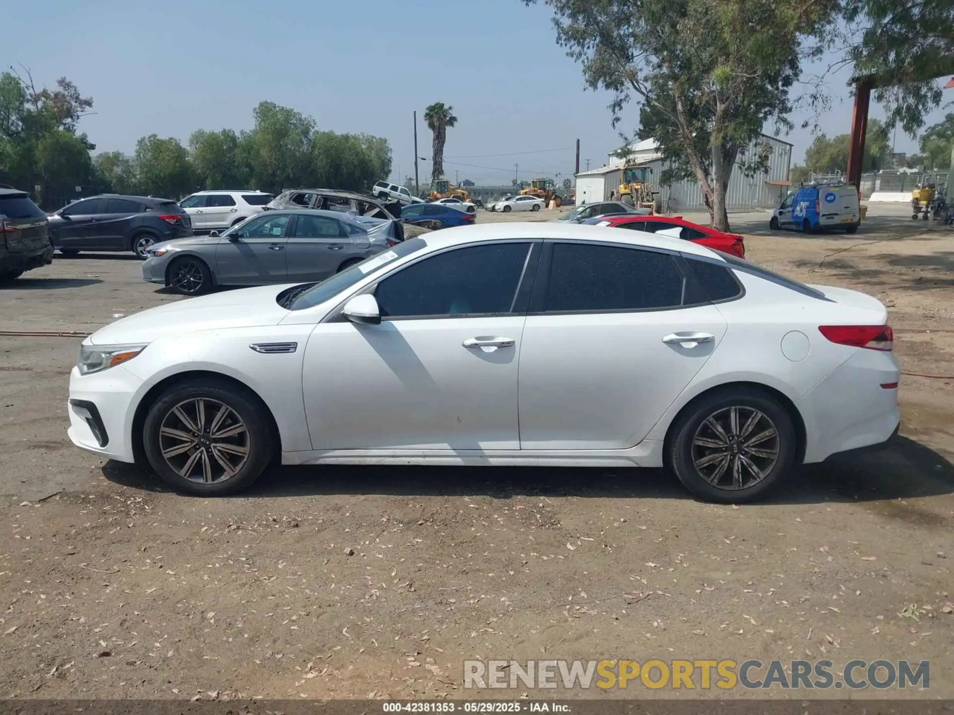 14 Photograph of a damaged car 5XXGT4L39KG371274 KIA OPTIMA 2019