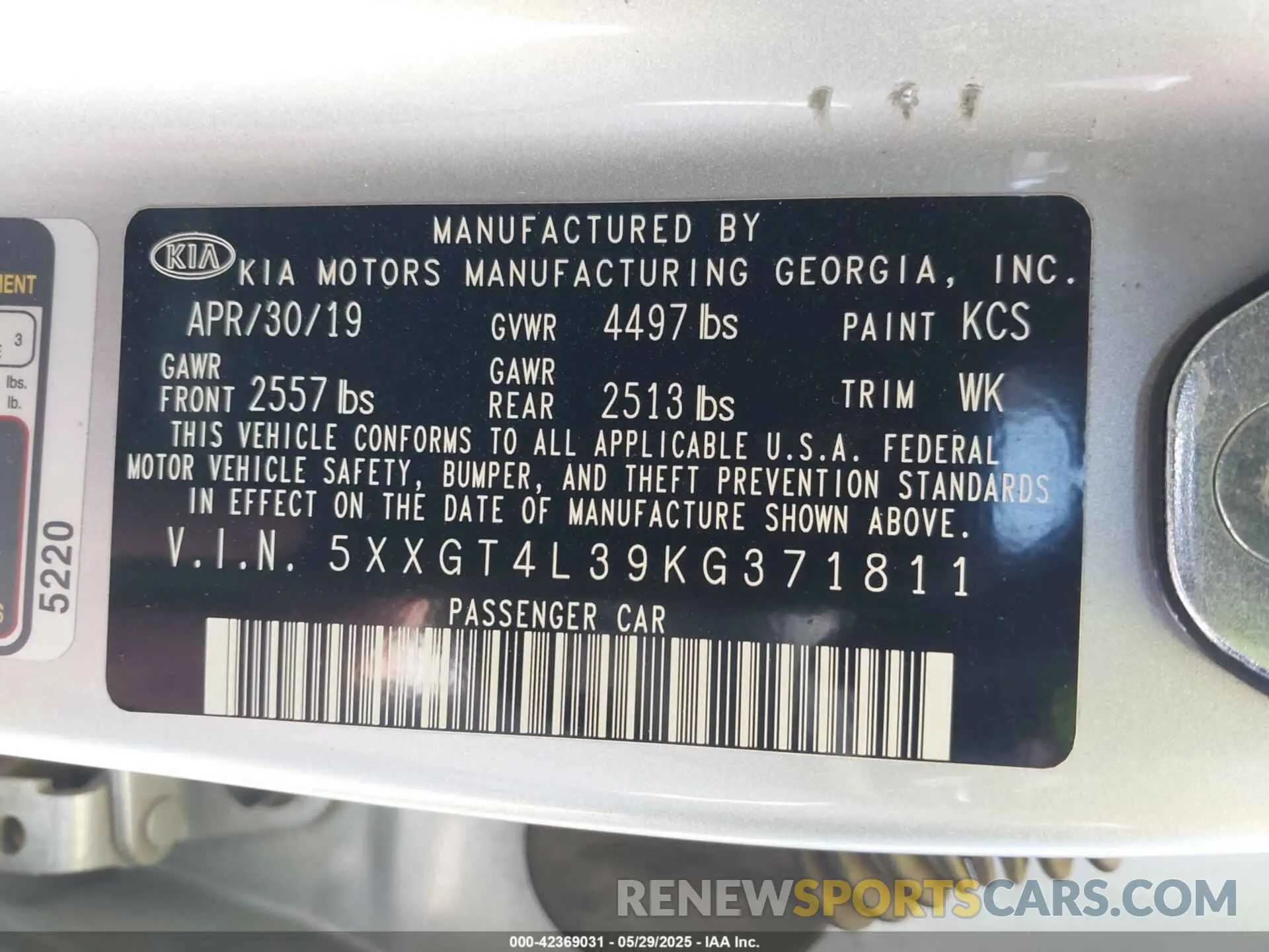 9 Photograph of a damaged car 5XXGT4L39KG371811 KIA OPTIMA 2019