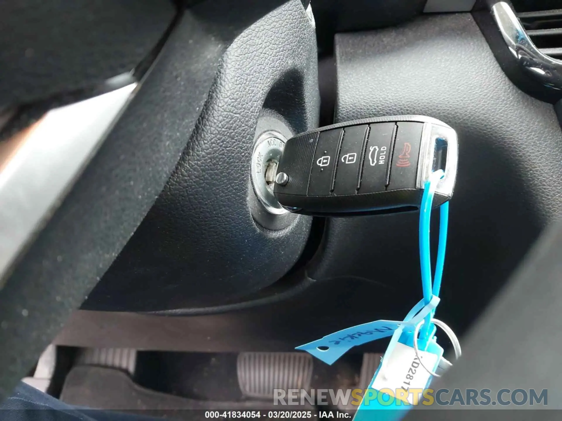 11 Photograph of a damaged car 5XXGT4L39KG374112 KIA OPTIMA 2019