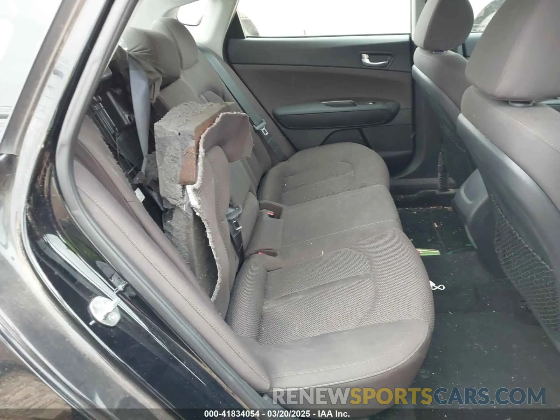 8 Photograph of a damaged car 5XXGT4L39KG374112 KIA OPTIMA 2019