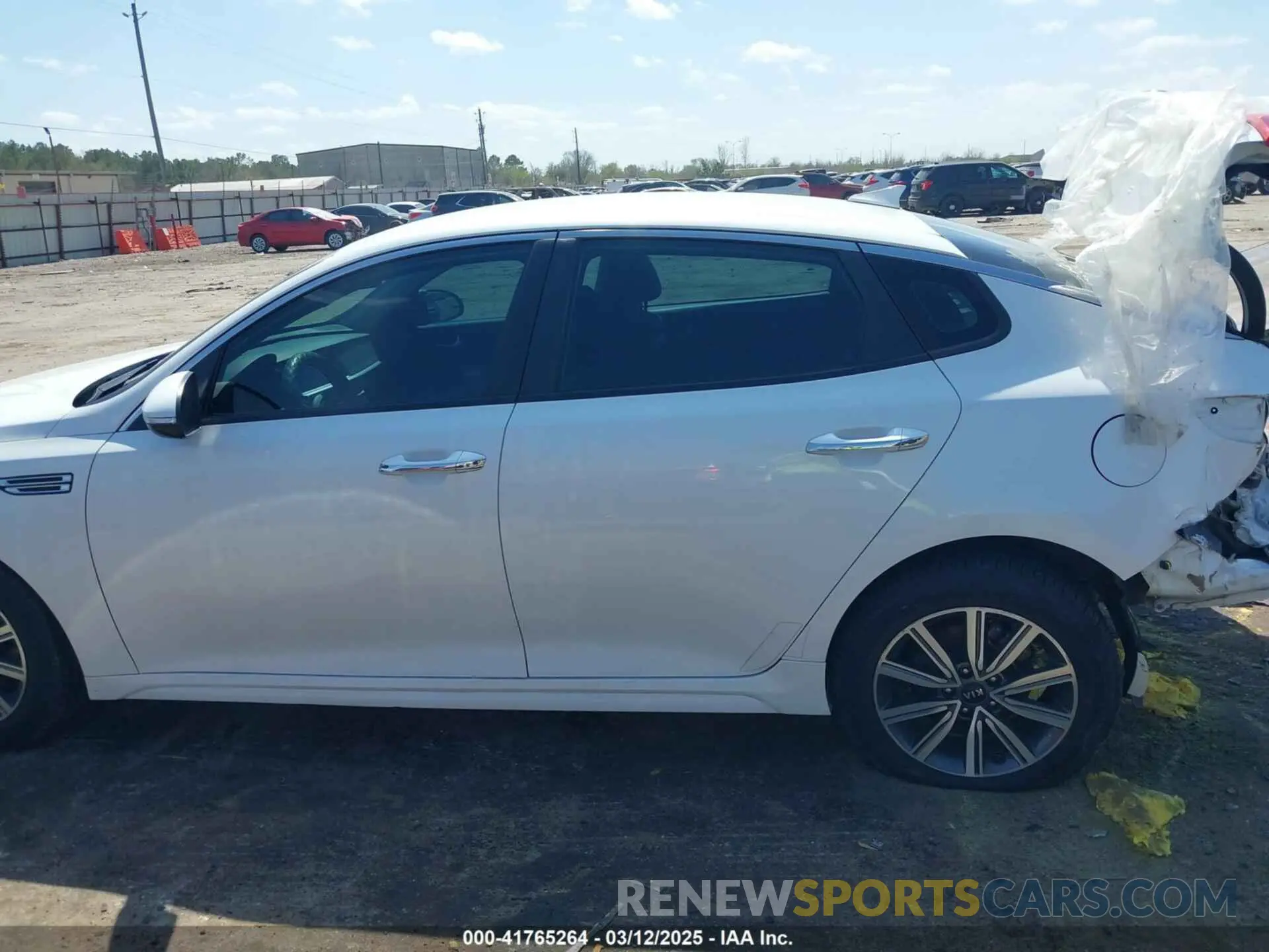 15 Photograph of a damaged car 5XXGT4L39KG374935 KIA OPTIMA 2019