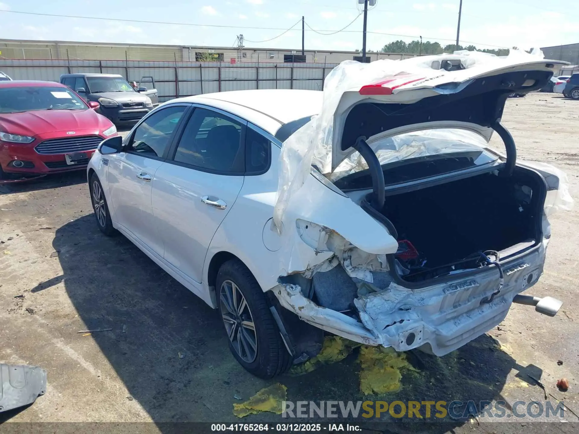 3 Photograph of a damaged car 5XXGT4L39KG374935 KIA OPTIMA 2019