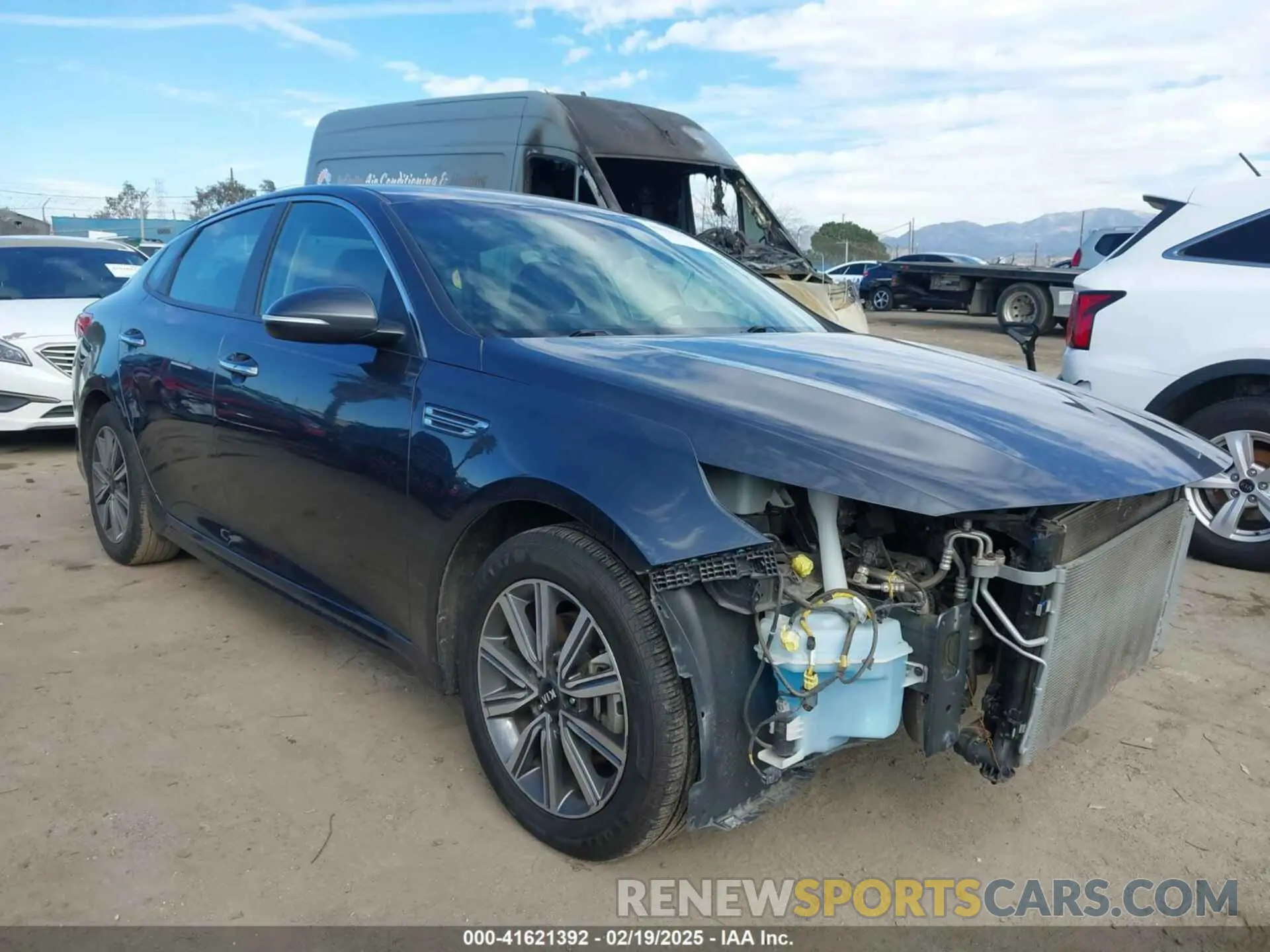 1 Photograph of a damaged car 5XXGT4L39KG377723 KIA OPTIMA 2019