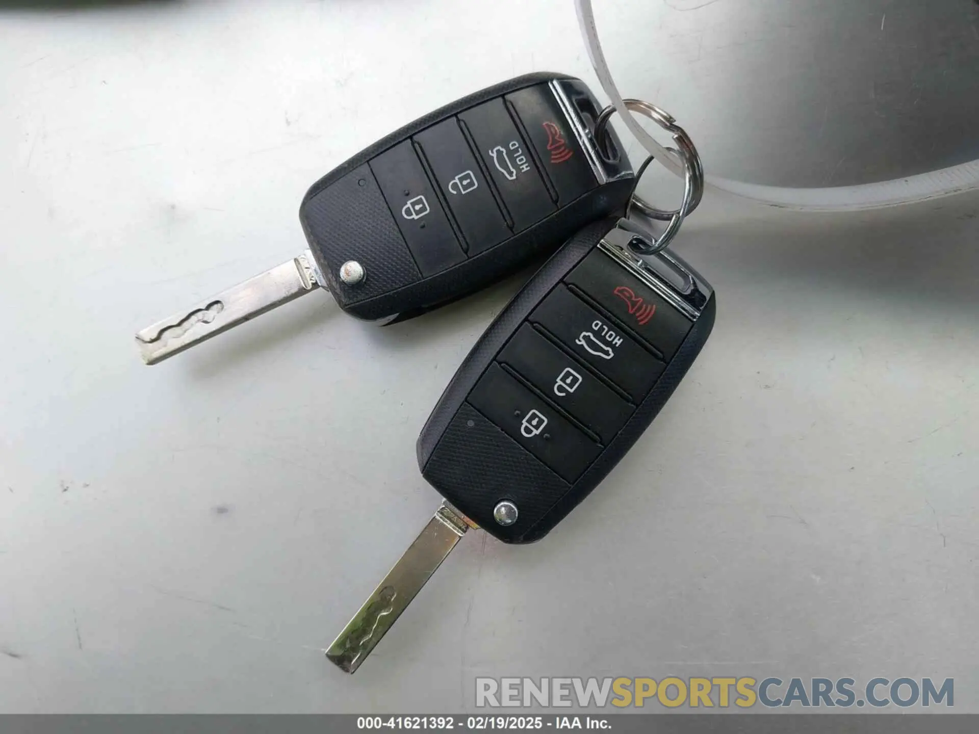 11 Photograph of a damaged car 5XXGT4L39KG377723 KIA OPTIMA 2019