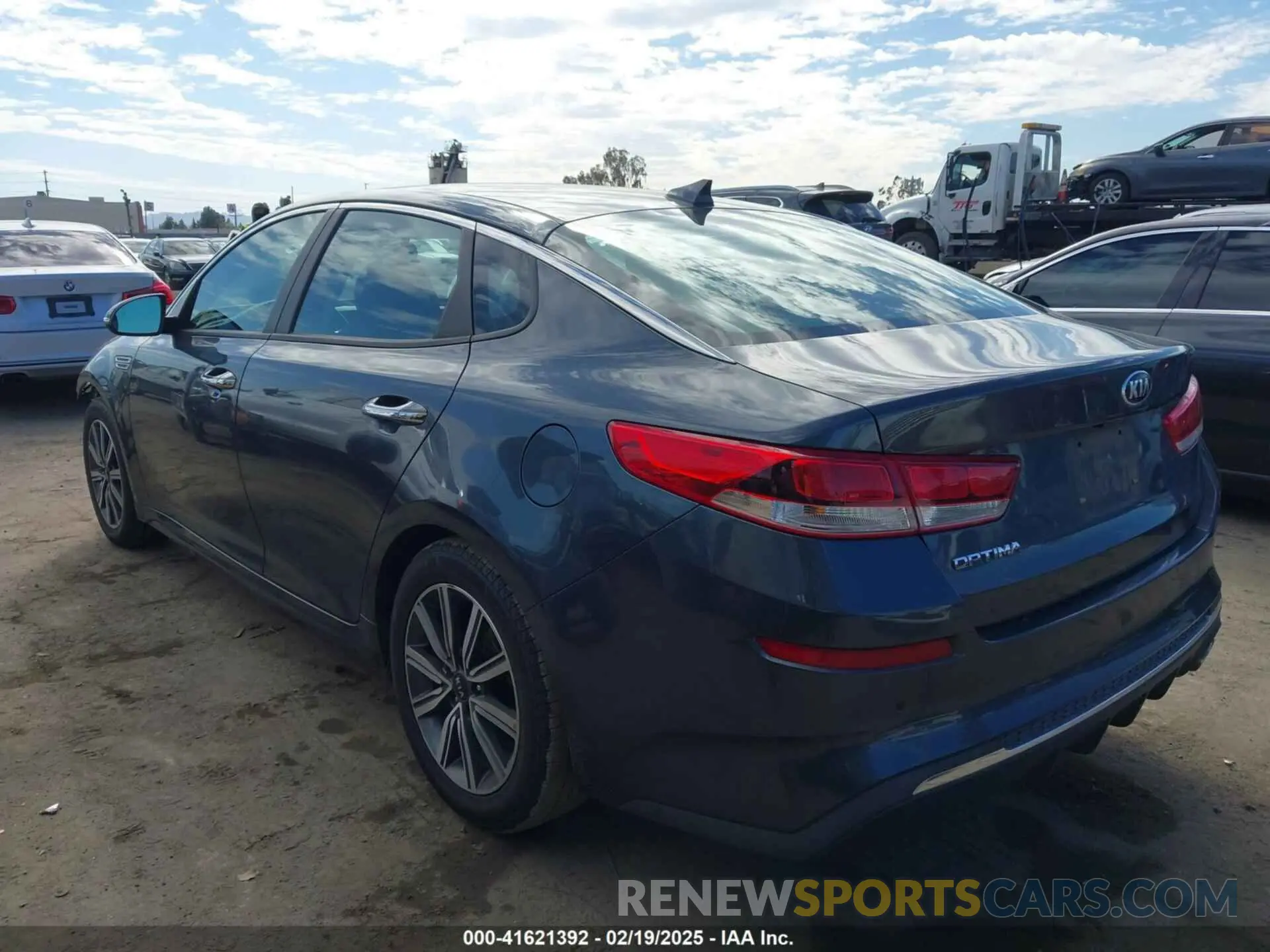 3 Photograph of a damaged car 5XXGT4L39KG377723 KIA OPTIMA 2019