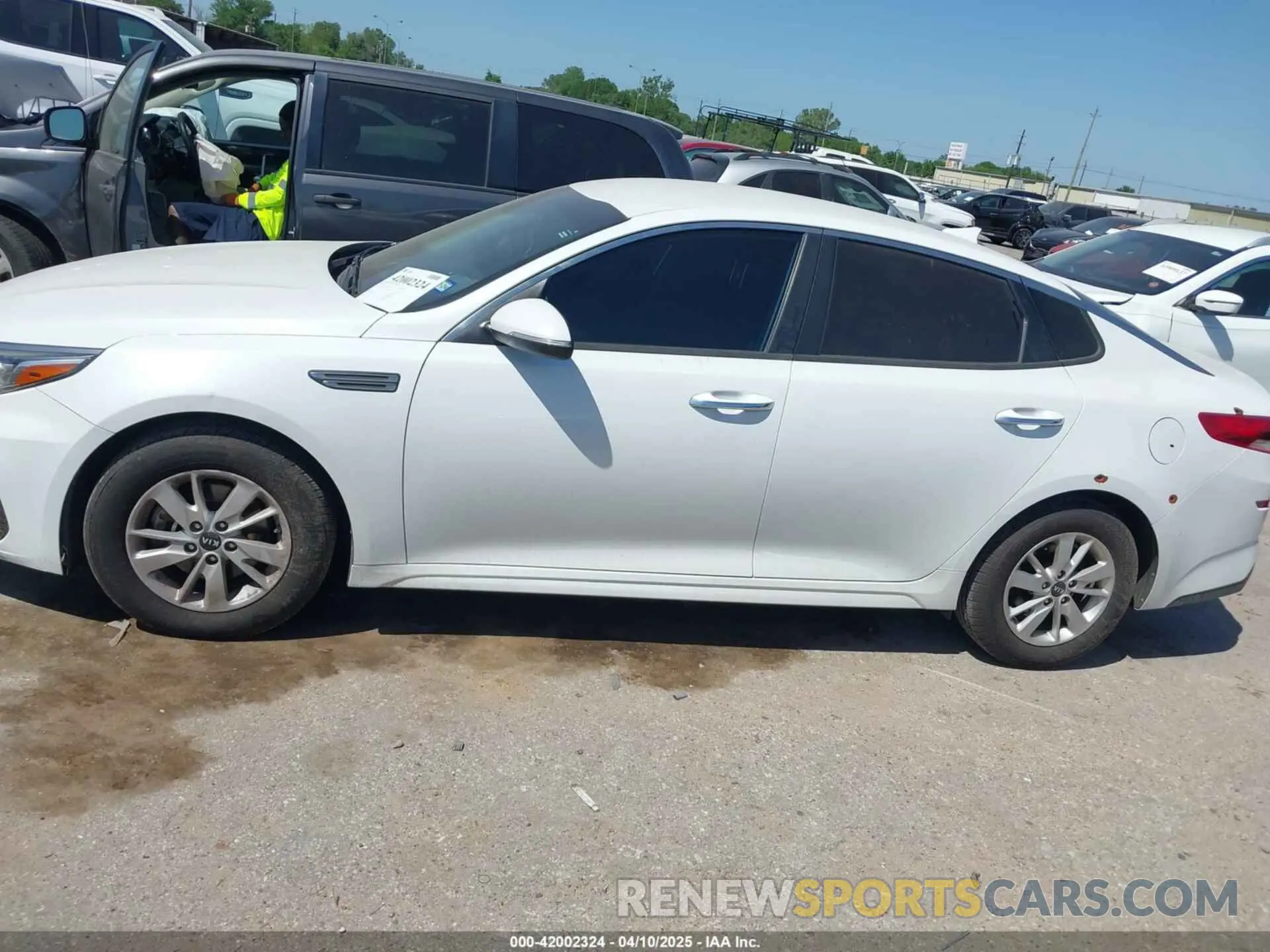 14 Photograph of a damaged car 5XXGT4L3XKG278411 KIA OPTIMA 2019