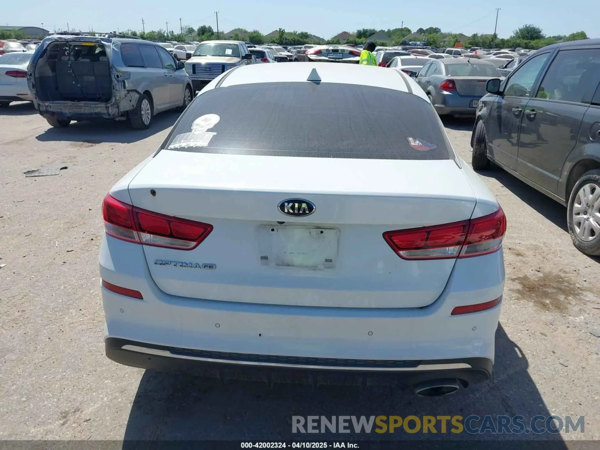 16 Photograph of a damaged car 5XXGT4L3XKG278411 KIA OPTIMA 2019