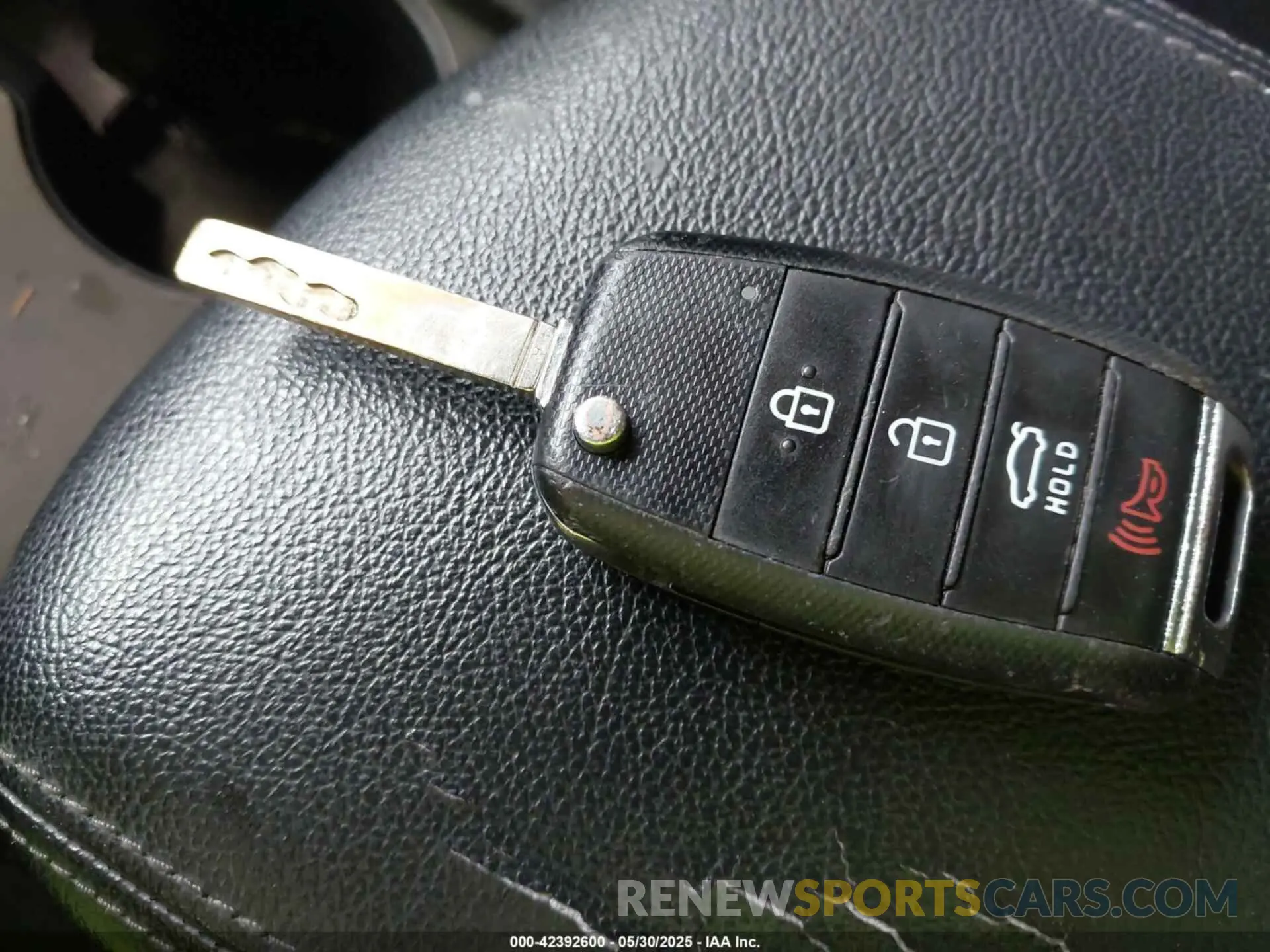 11 Photograph of a damaged car 5XXGT4L3XKG279266 KIA OPTIMA 2019
