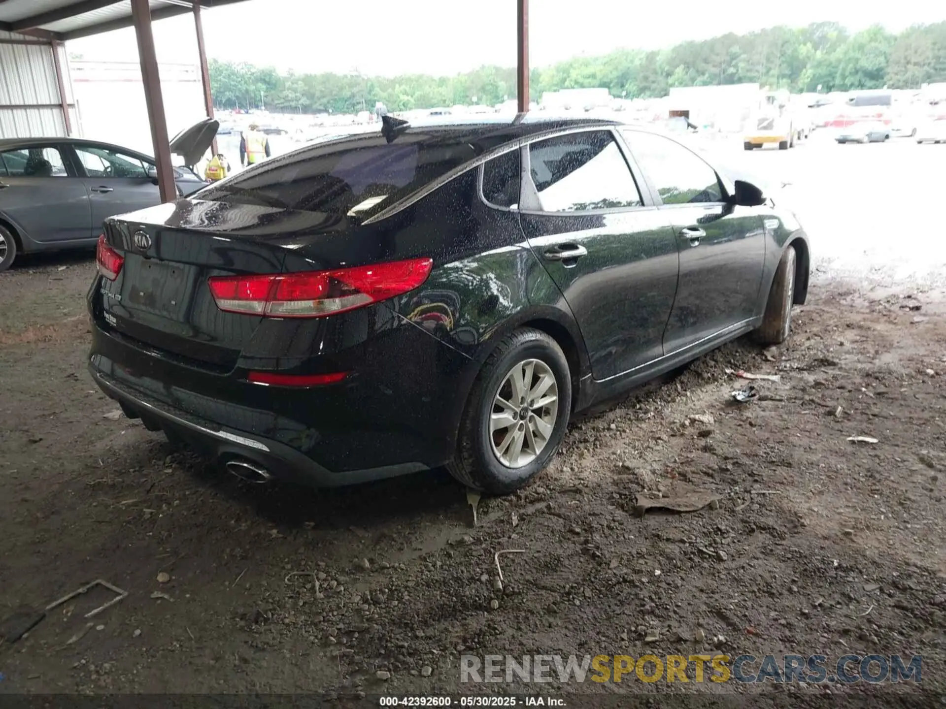 4 Photograph of a damaged car 5XXGT4L3XKG279266 KIA OPTIMA 2019