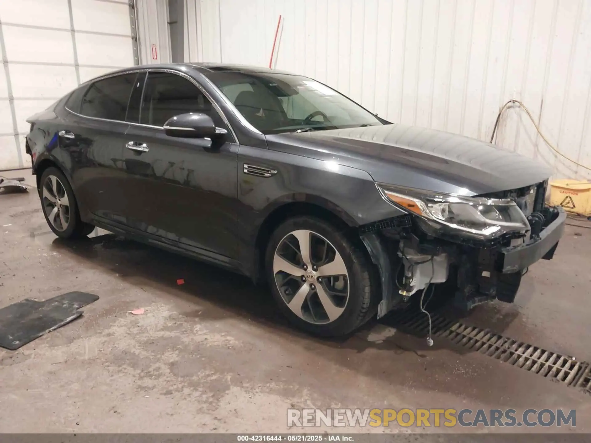 1 Photograph of a damaged car 5XXGT4L3XKG282555 KIA OPTIMA 2019