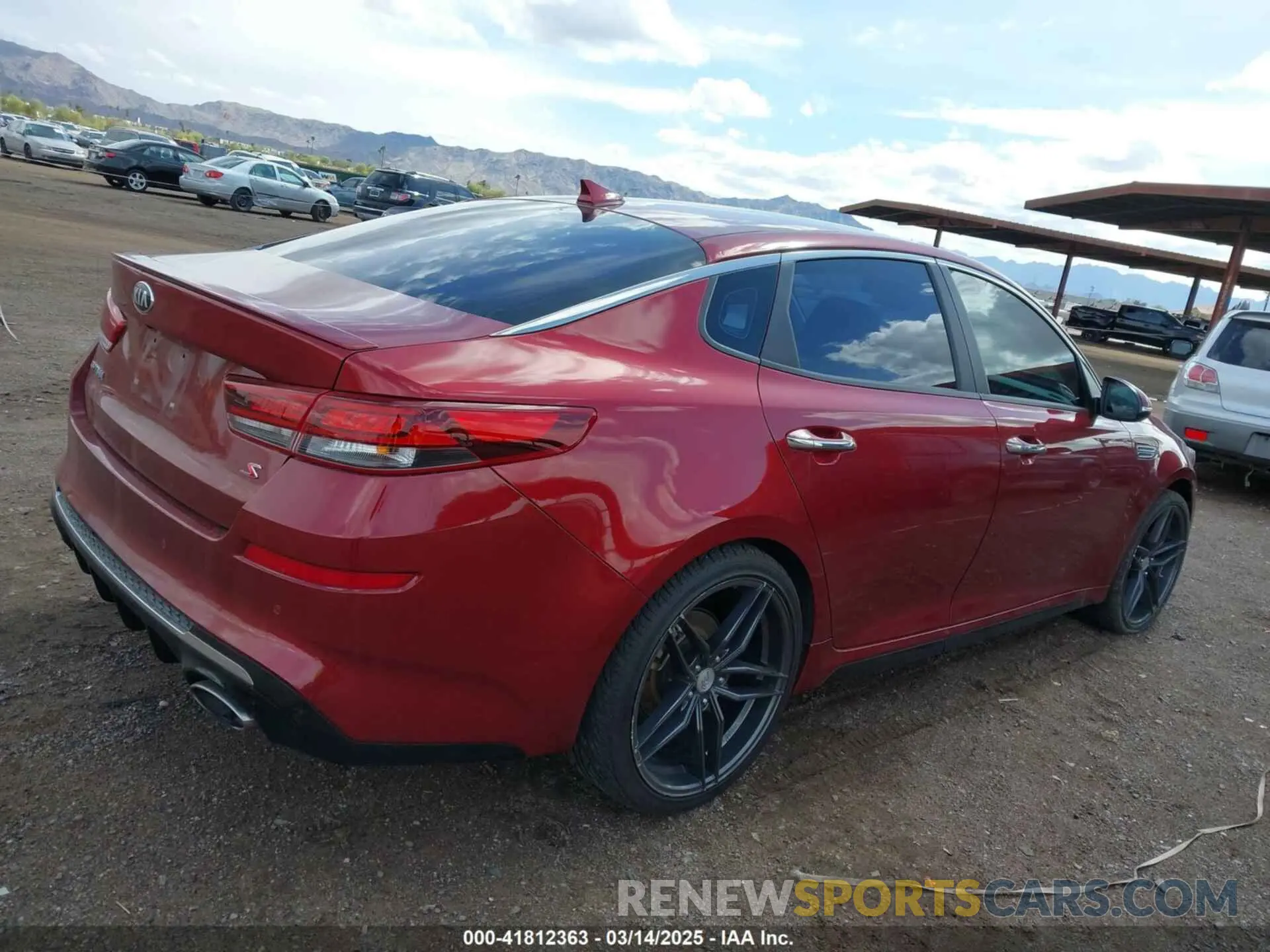 4 Photograph of a damaged car 5XXGT4L3XKG282801 KIA OPTIMA 2019