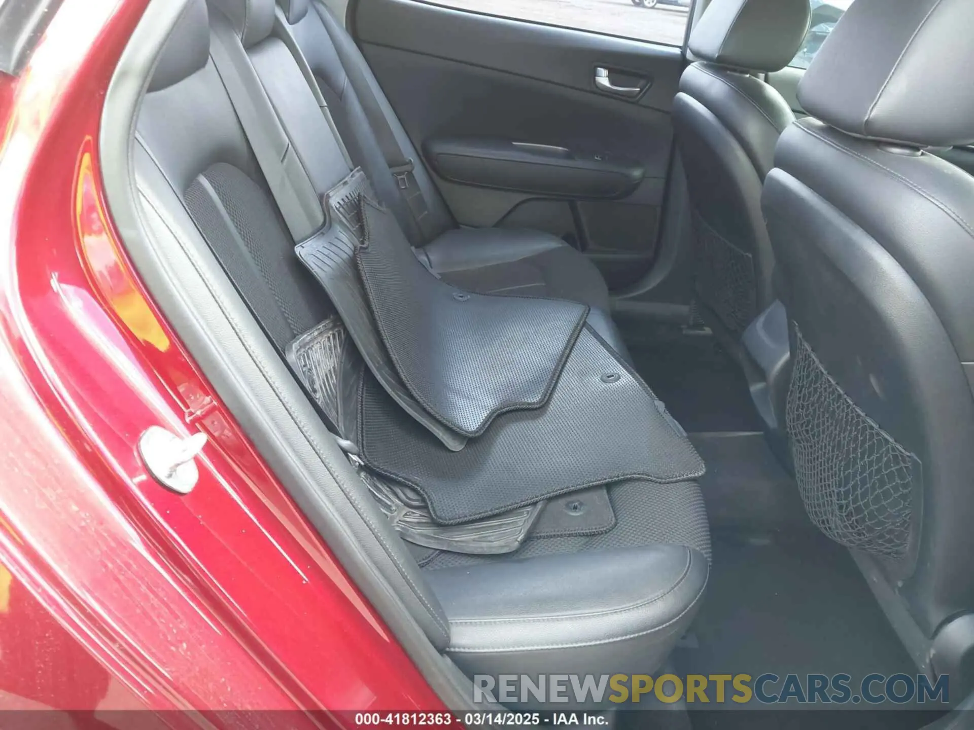8 Photograph of a damaged car 5XXGT4L3XKG282801 KIA OPTIMA 2019