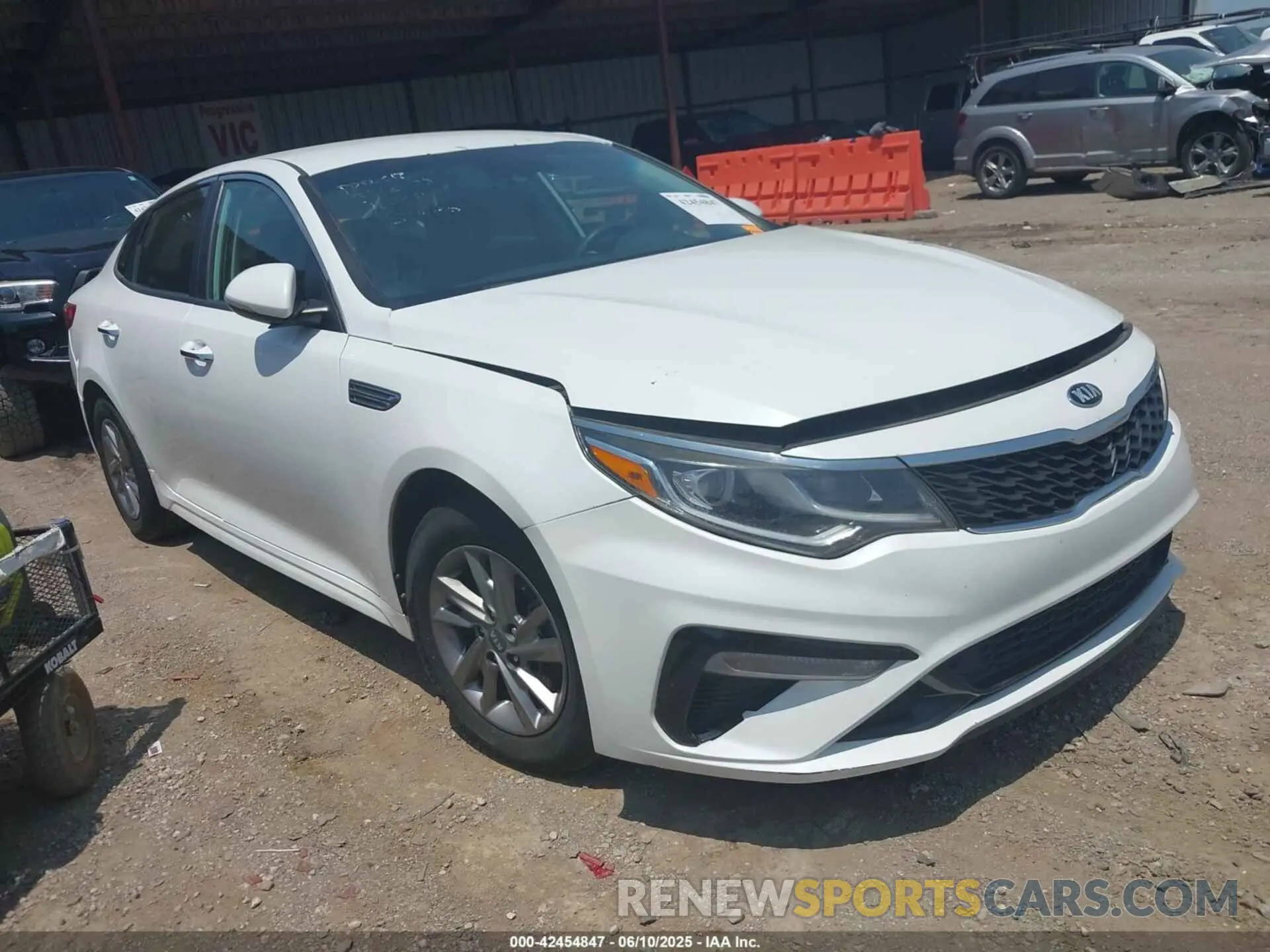 1 Photograph of a damaged car 5XXGT4L3XKG283642 KIA OPTIMA 2019