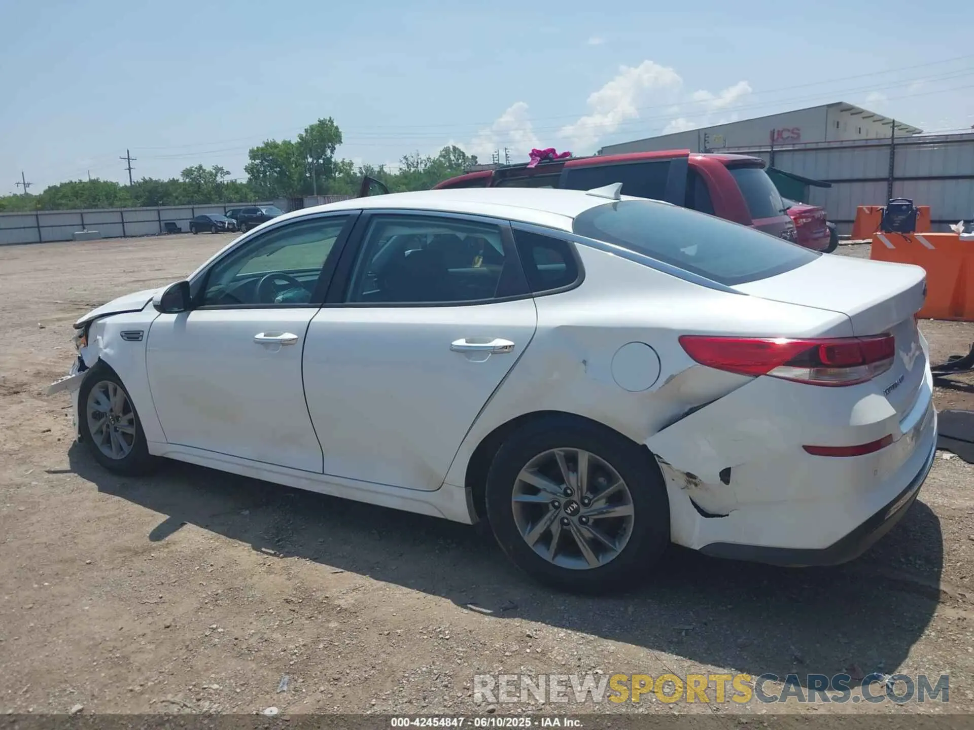 14 Photograph of a damaged car 5XXGT4L3XKG283642 KIA OPTIMA 2019