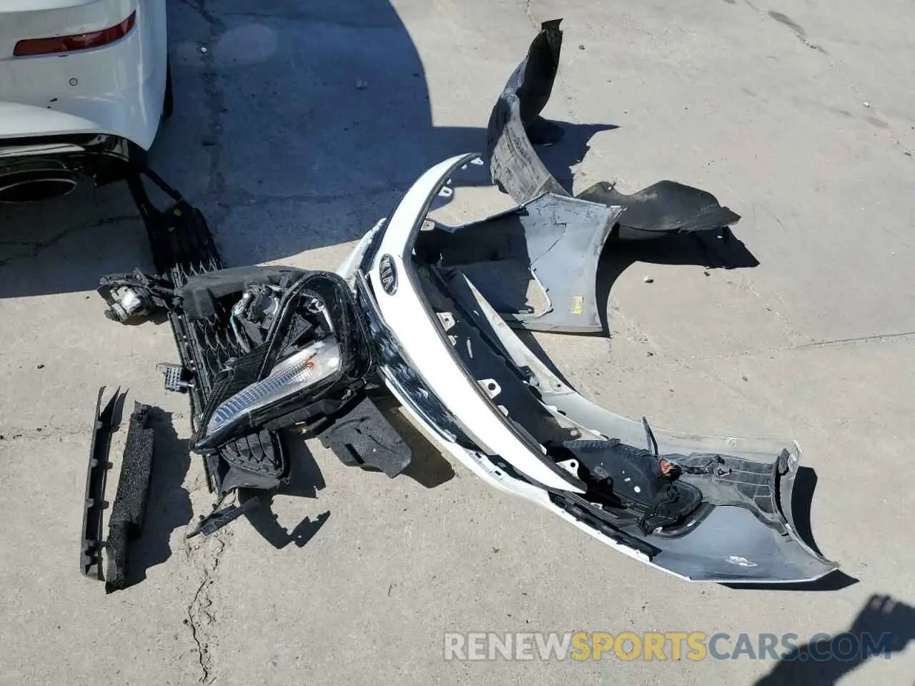 14 Photograph of a damaged car 5XXGT4L3XKG286198 KIA OPTIMA 2019