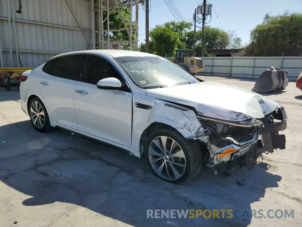 4 Photograph of a damaged car 5XXGT4L3XKG286198 KIA OPTIMA 2019