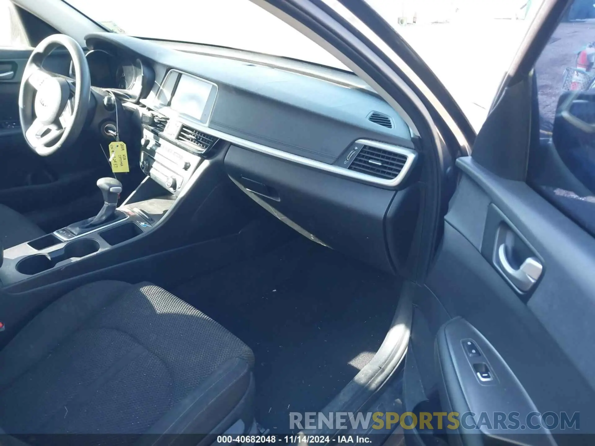 5 Photograph of a damaged car 5XXGT4L3XKG292437 KIA OPTIMA 2019