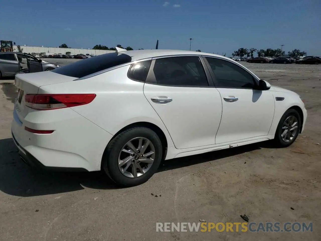 3 Photograph of a damaged car 5XXGT4L3XKG294706 KIA OPTIMA 2019