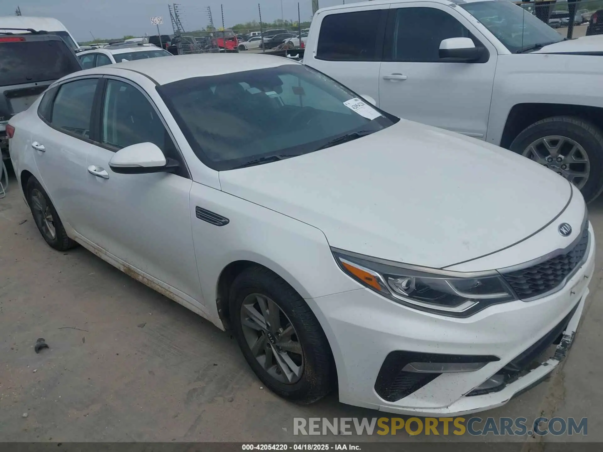 1 Photograph of a damaged car 5XXGT4L3XKG301766 KIA OPTIMA 2019