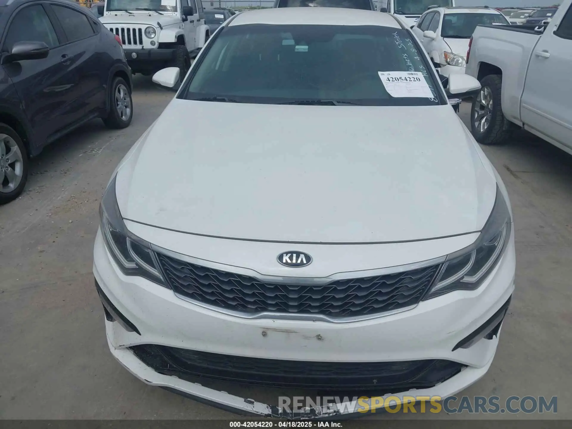 11 Photograph of a damaged car 5XXGT4L3XKG301766 KIA OPTIMA 2019