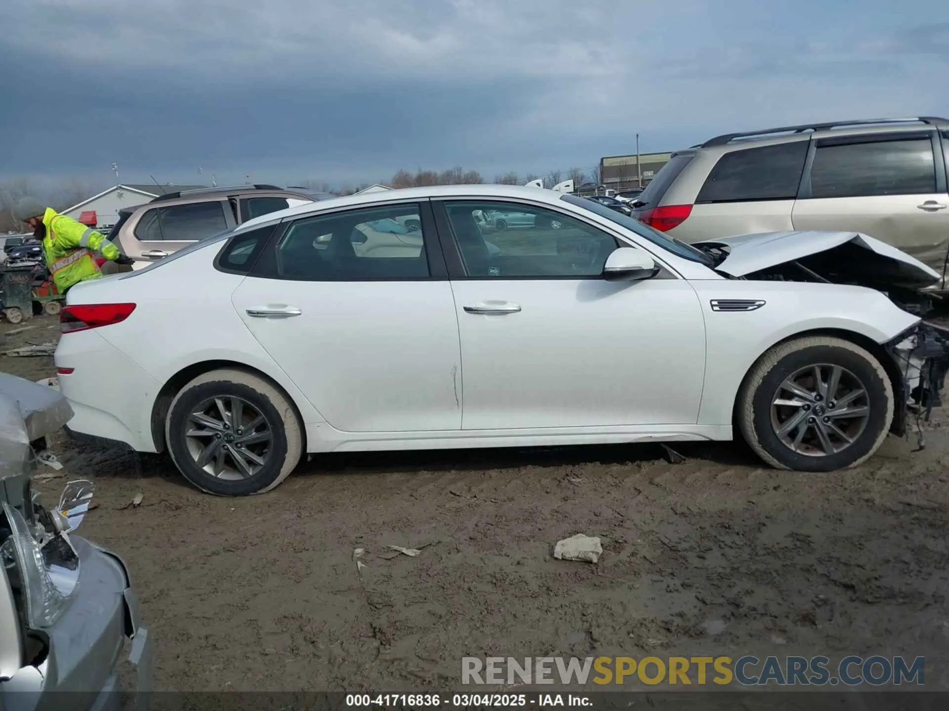 13 Photograph of a damaged car 5XXGT4L3XKG307020 KIA OPTIMA 2019