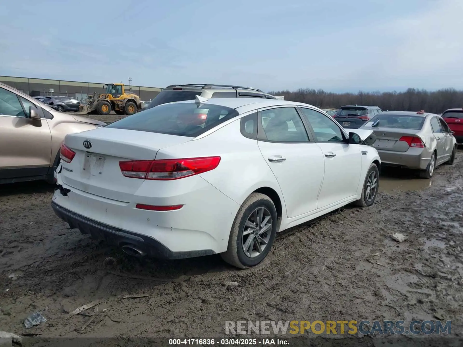 4 Photograph of a damaged car 5XXGT4L3XKG307020 KIA OPTIMA 2019