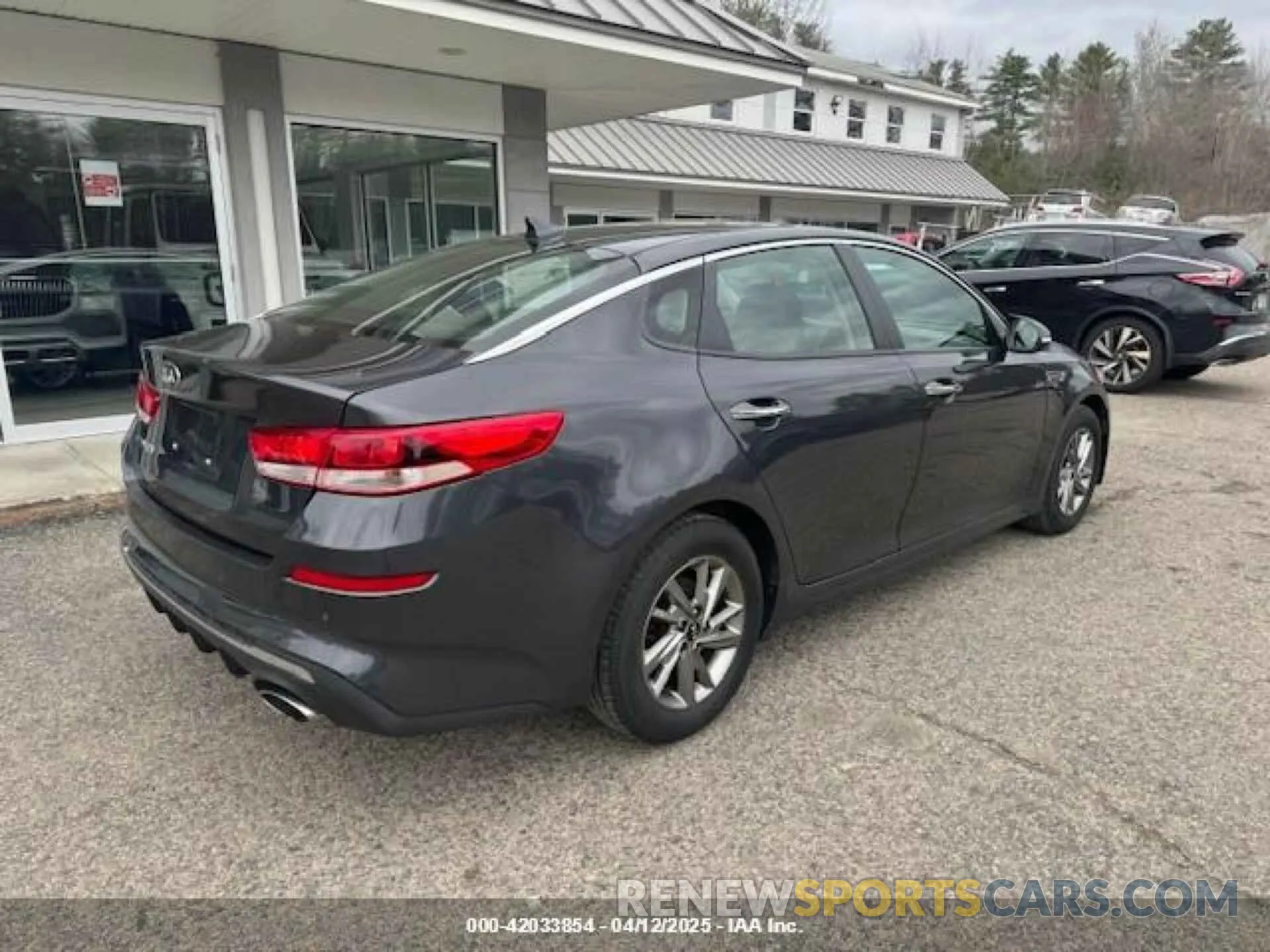 4 Photograph of a damaged car 5XXGT4L3XKG307311 KIA OPTIMA 2019