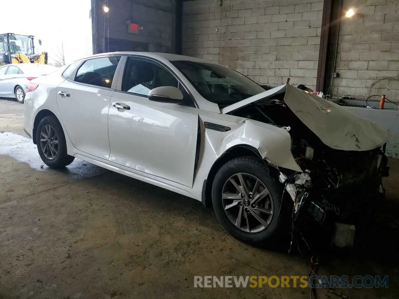 4 Photograph of a damaged car 5XXGT4L3XKG315618 KIA OPTIMA 2019